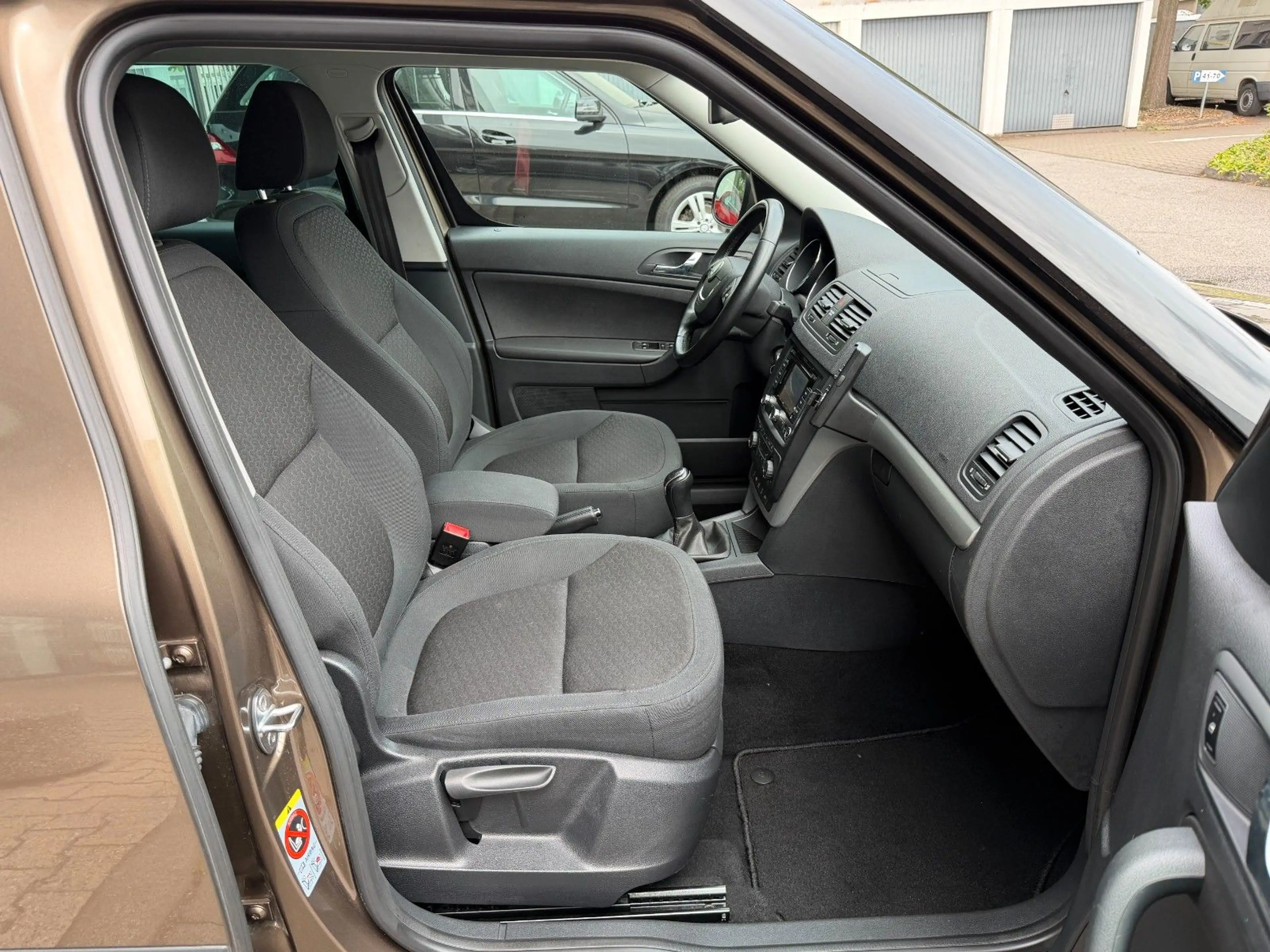 Skoda Yeti 1.8 TSI 4x4 Elegance Plus Edition / 2.Hand — photo 12