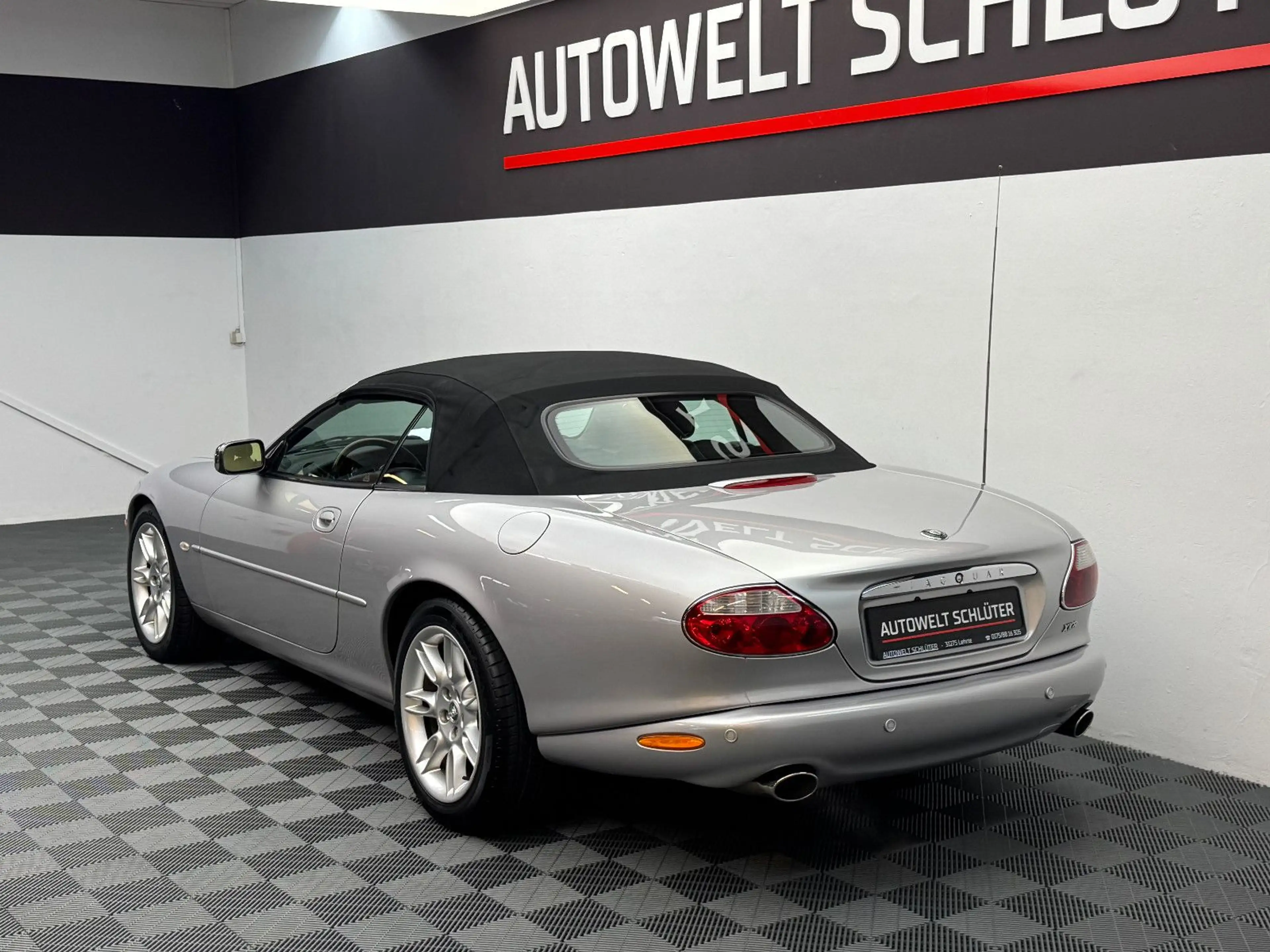 Jaguar XK8 Cabriolet — photo 3
