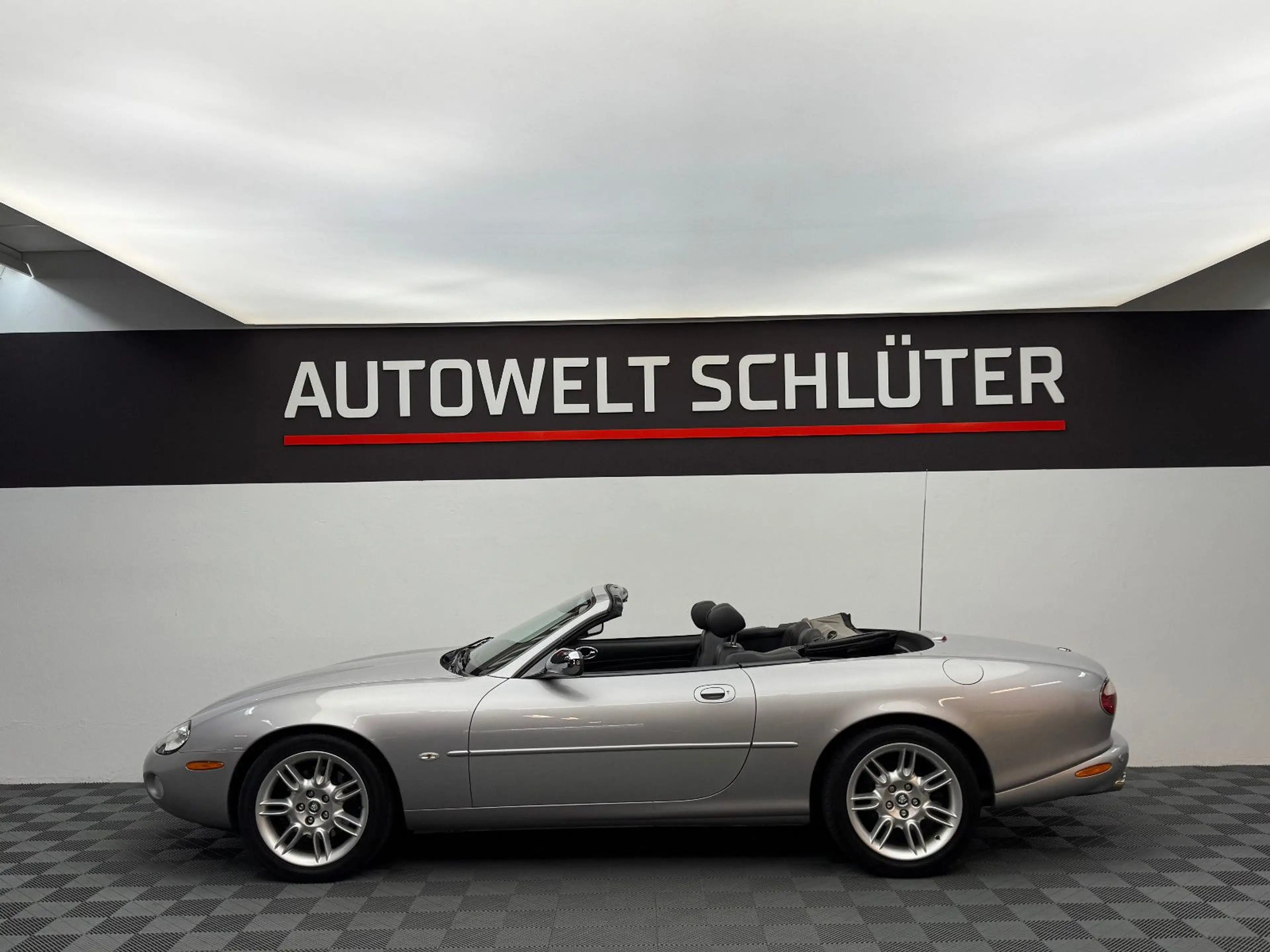 Jaguar XK8 Cabriolet — photo 5