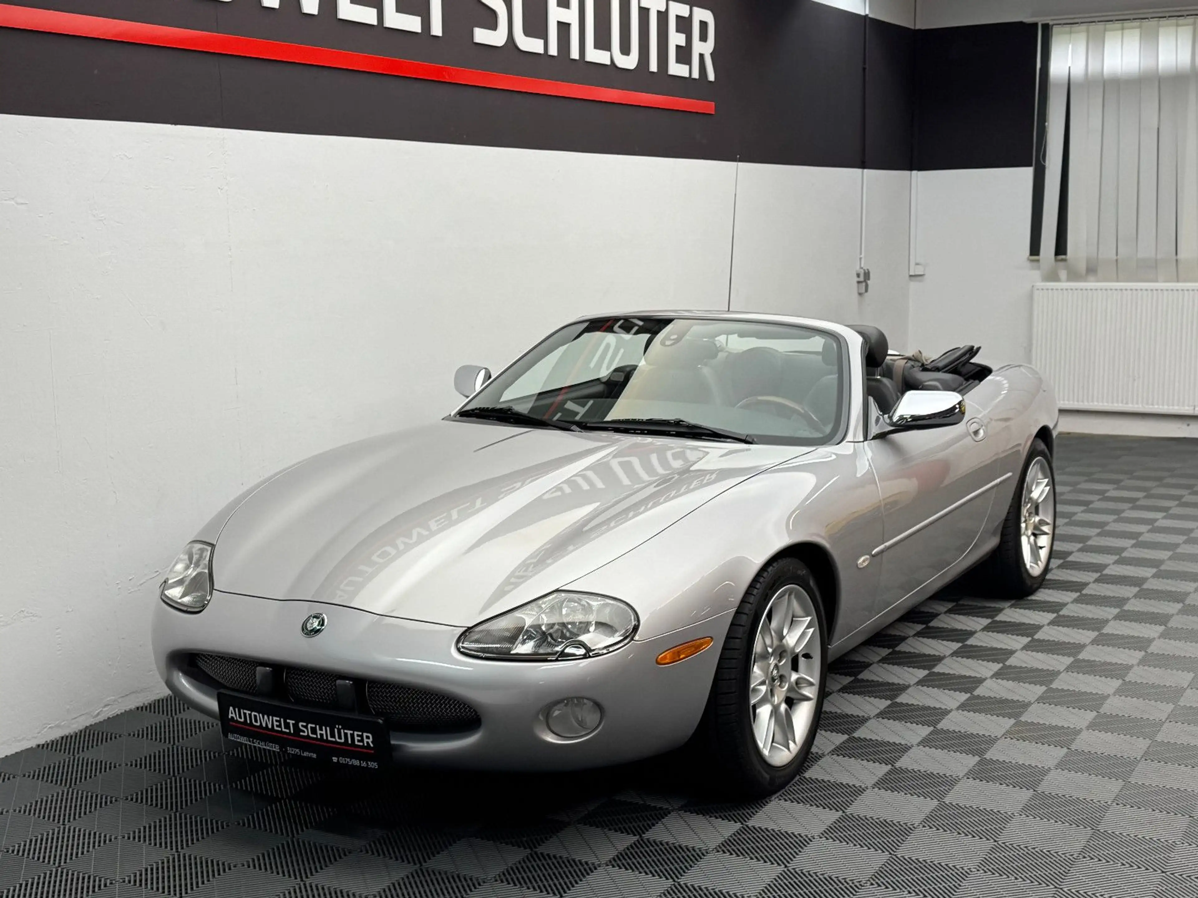 Jaguar XK8 Cabriolet — photo 4