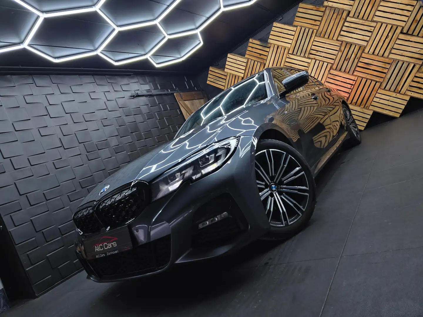 BMW 320 M pack - Navi - Xenon - 18" - H&K Grigio - 1
