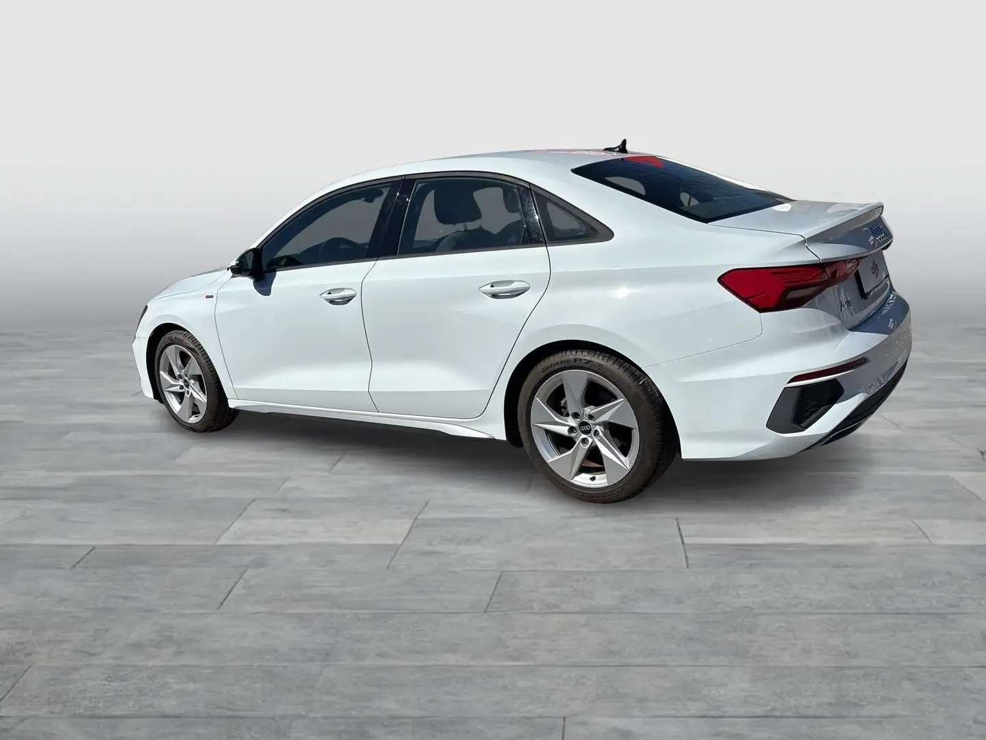 Audi A3 Limousine 30 TDI S line exterieur Weiß - 2