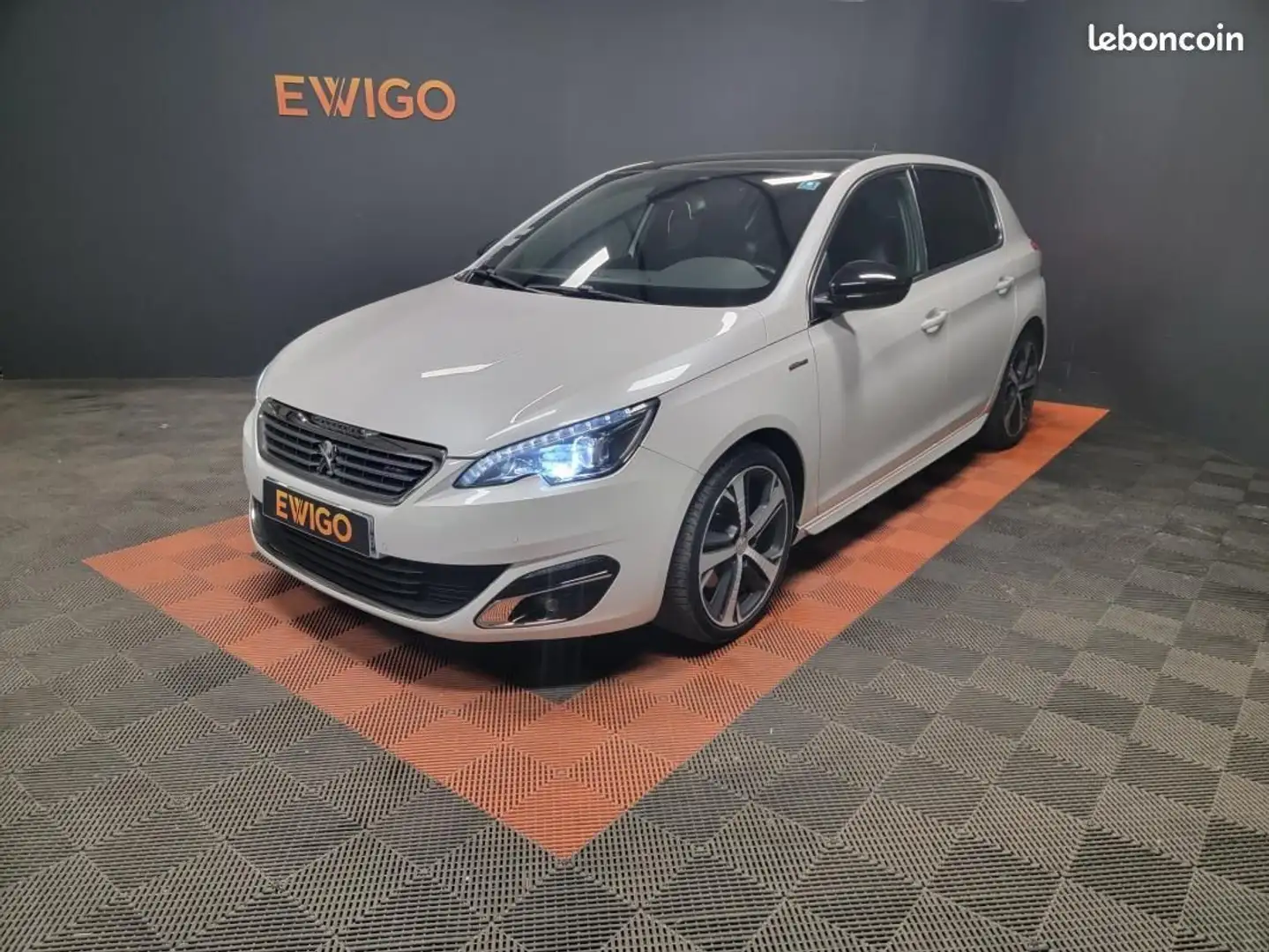 Peugeot 308 2.0 BLUEHDI 150ch GT-LINE Toit pano Blanc - 1