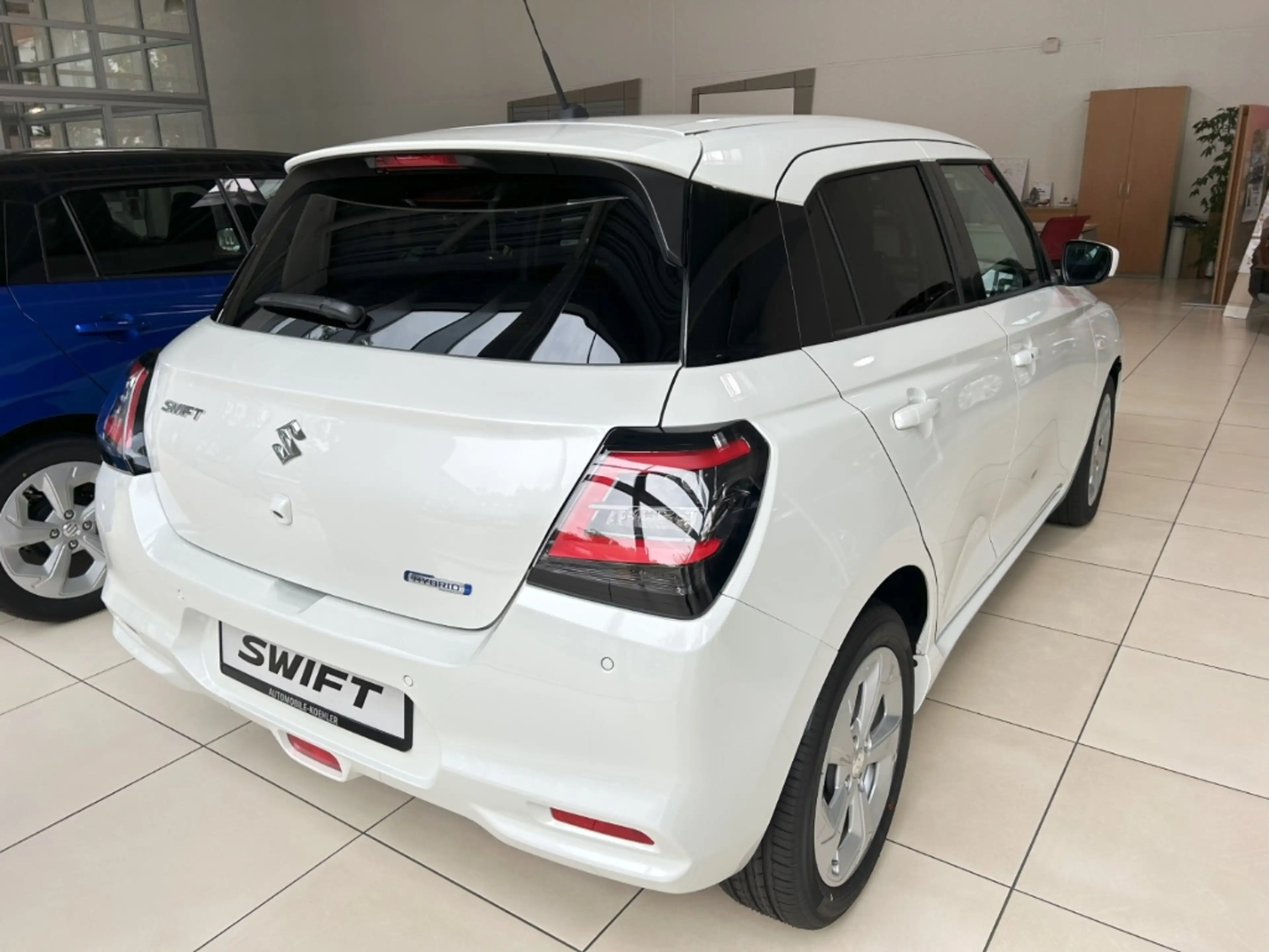 Suzuki Swift 1.2 Comfort Hybrid Nav LED ACC CarPlay SHZ — photo 6