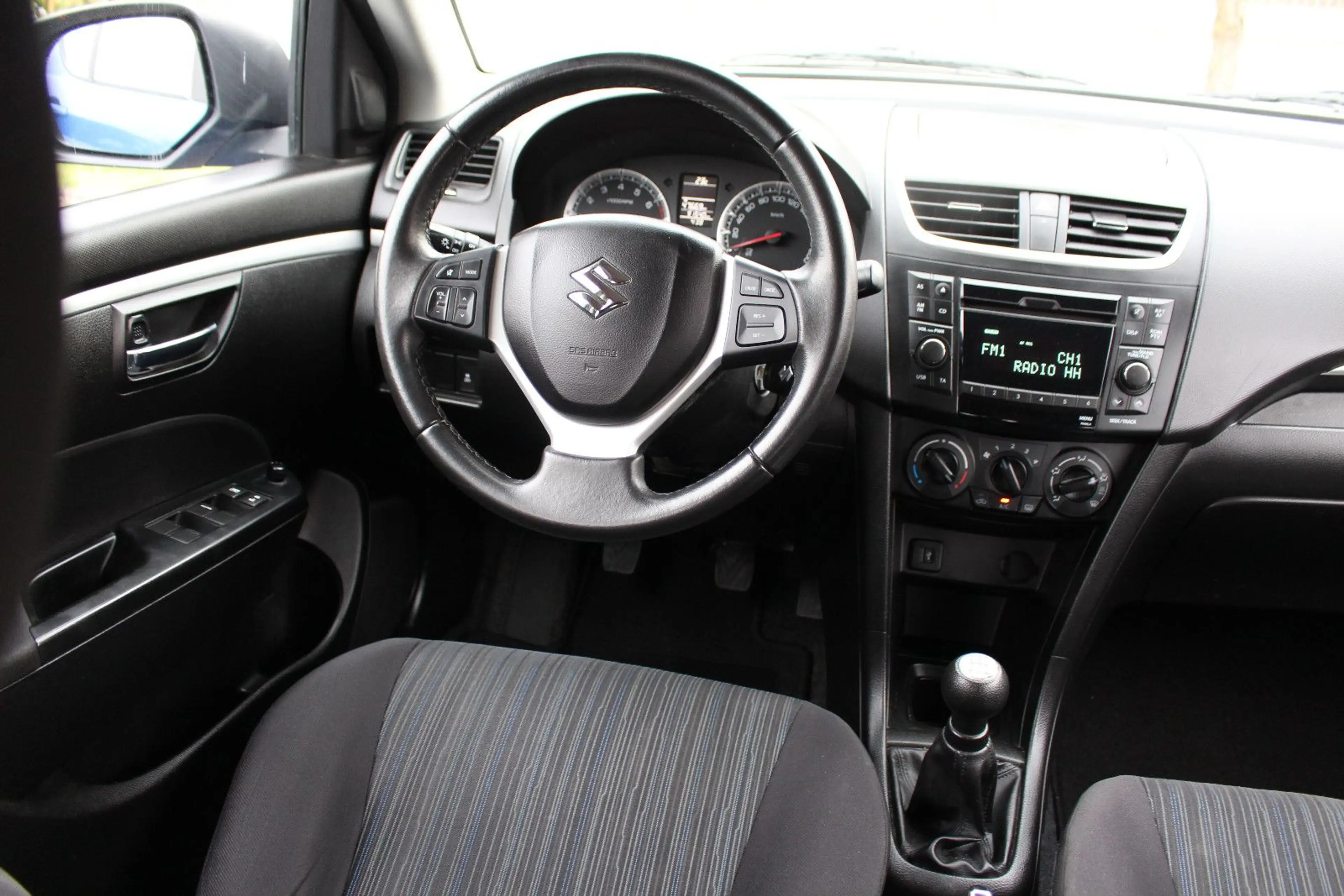 Suzuki Swift Club *S.Heft*2.Hand*Klima*SHZ*Tempomat* — photo 9