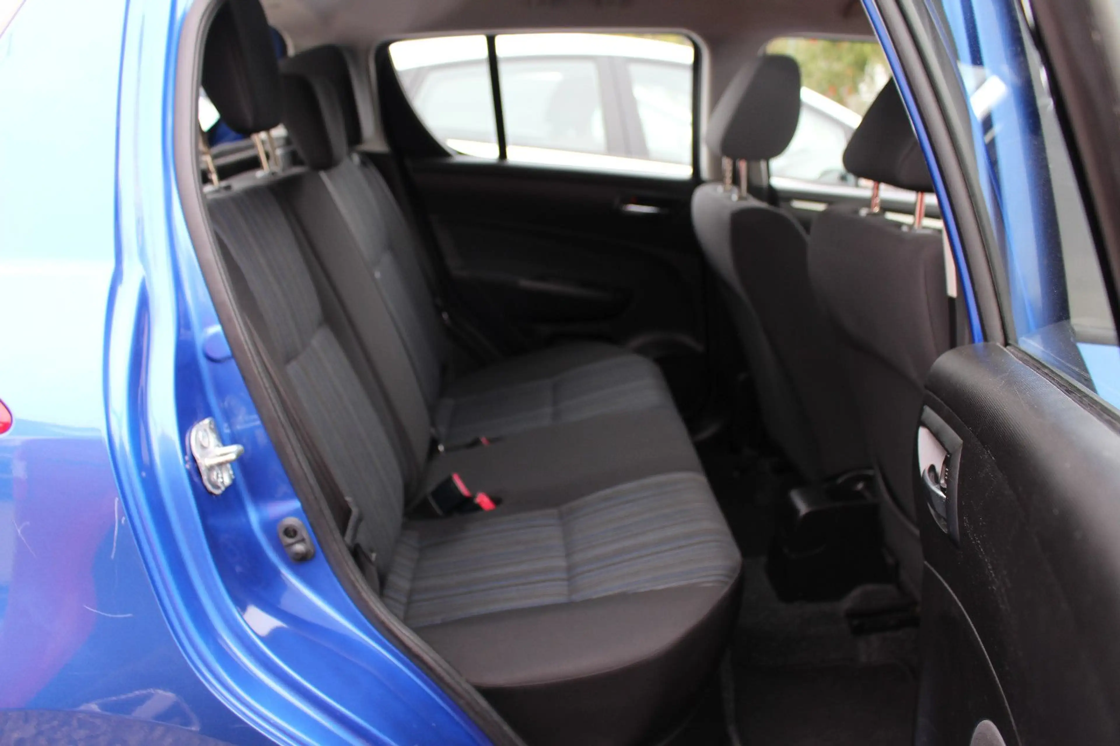 Suzuki Swift Club *S.Heft*2.Hand*Klima*SHZ*Tempomat* — photo 8