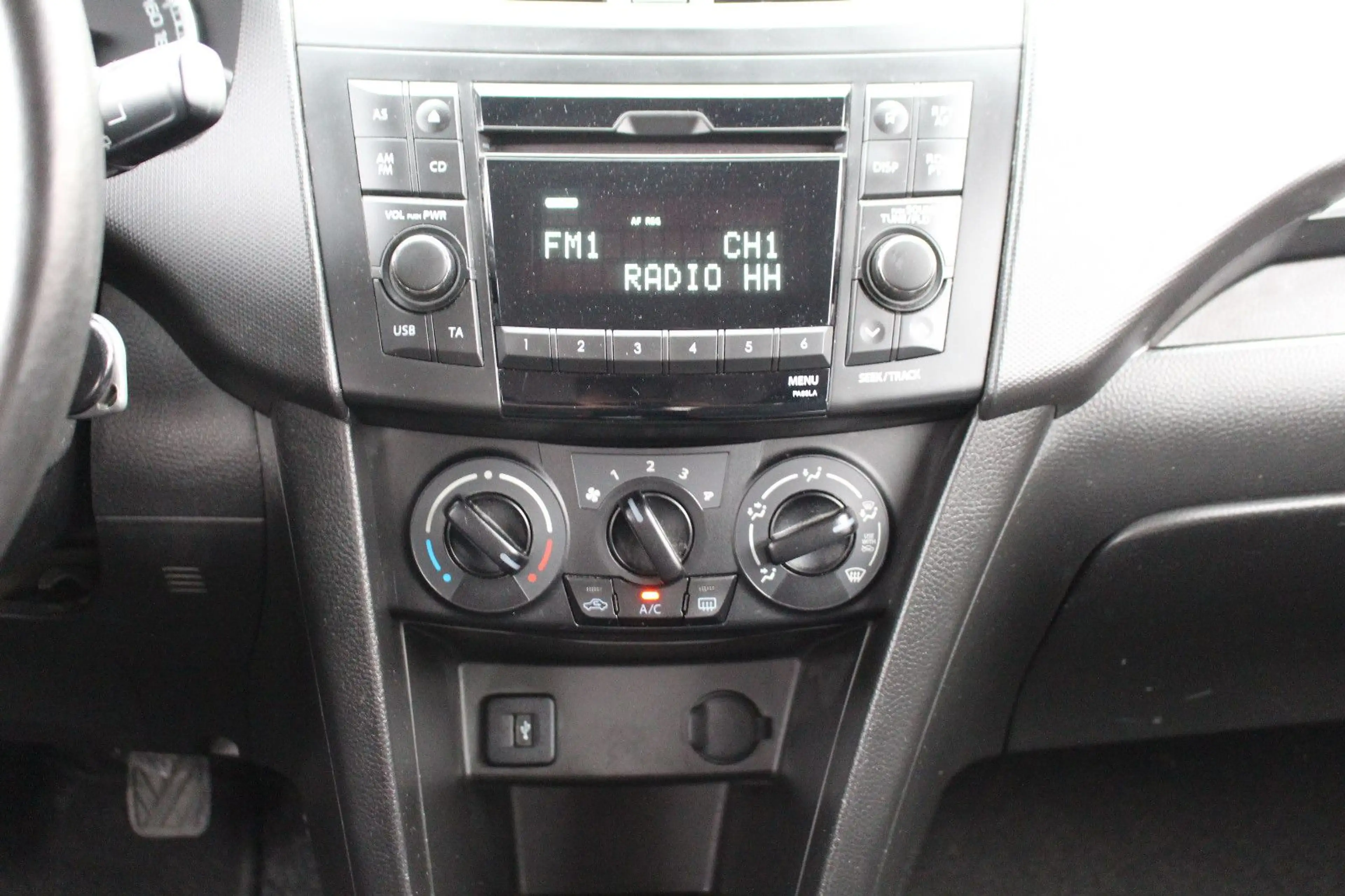 Suzuki Swift Club *S.Heft*2.Hand*Klima*SHZ*Tempomat* — photo 10