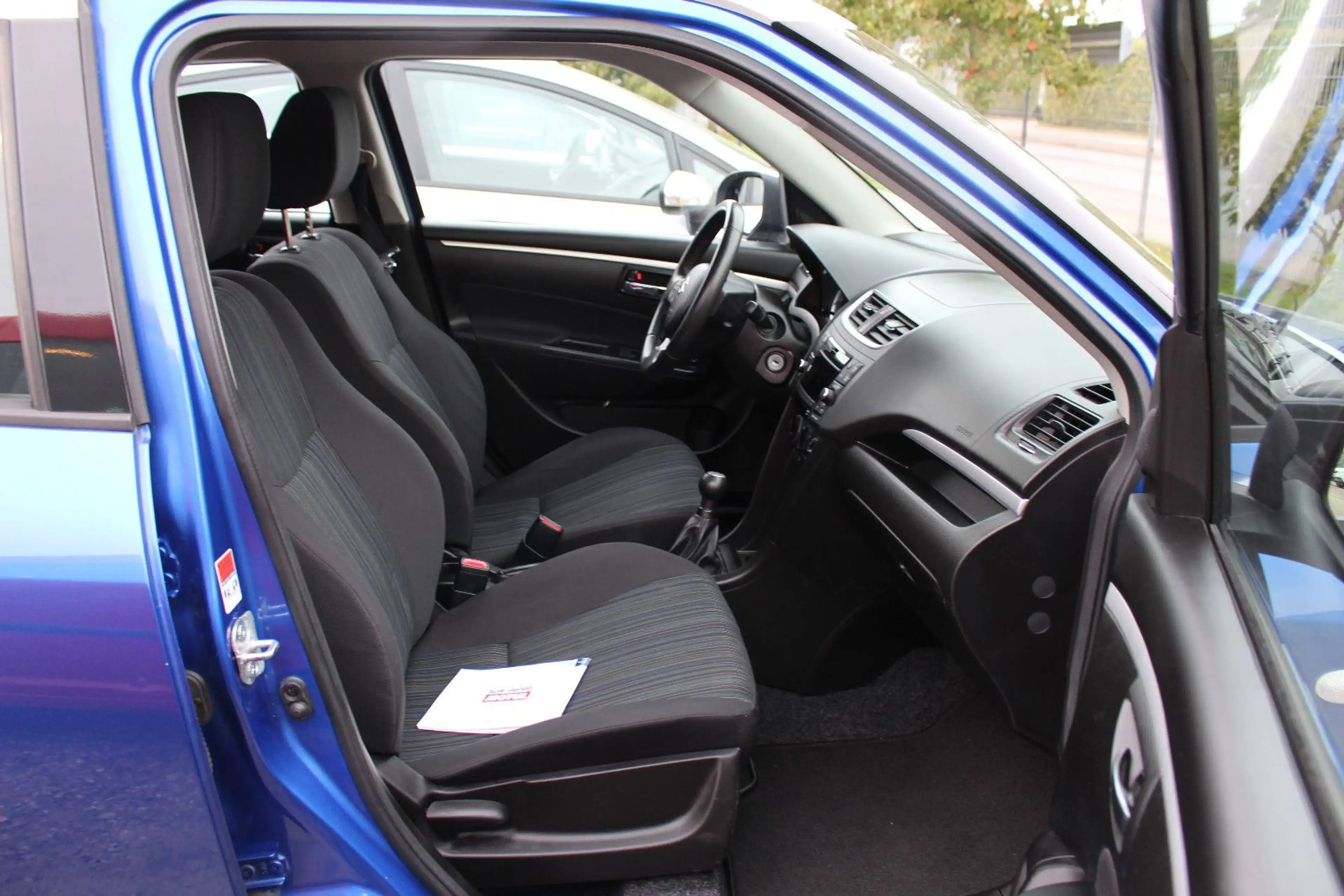 Suzuki Swift Club *S.Heft*2.Hand*Klima*SHZ*Tempomat* — photo 6