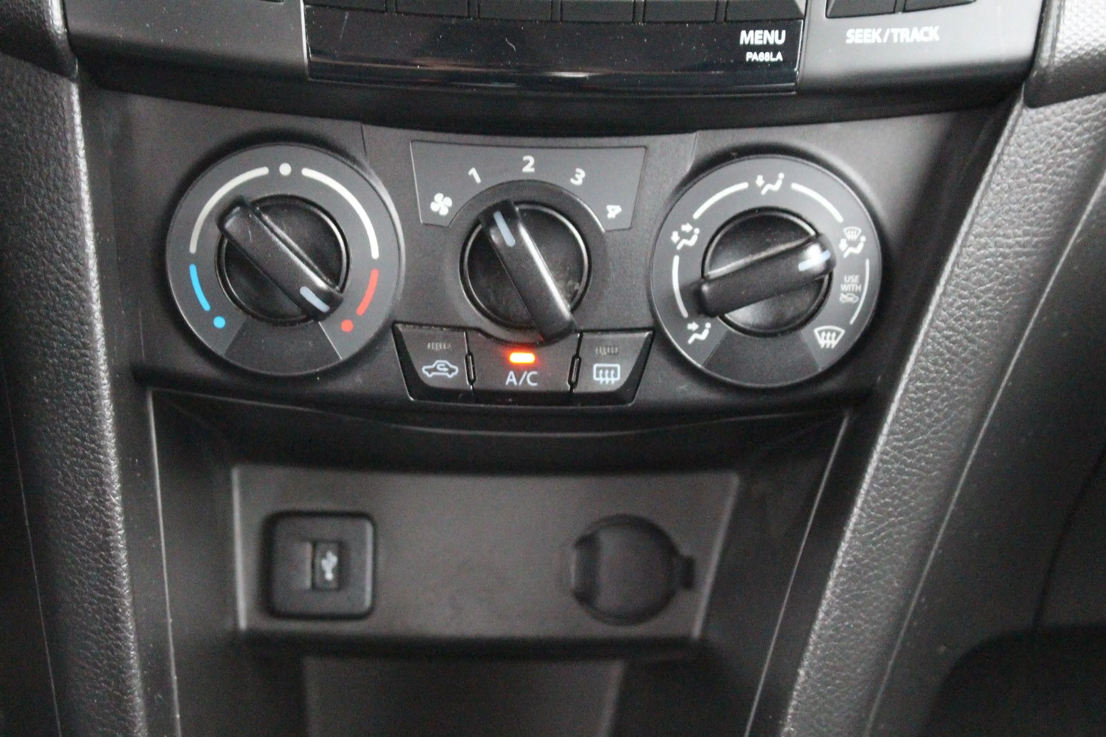 Suzuki Swift Club *S.Heft*2.Hand*Klima*SHZ*Tempomat* — photo 12