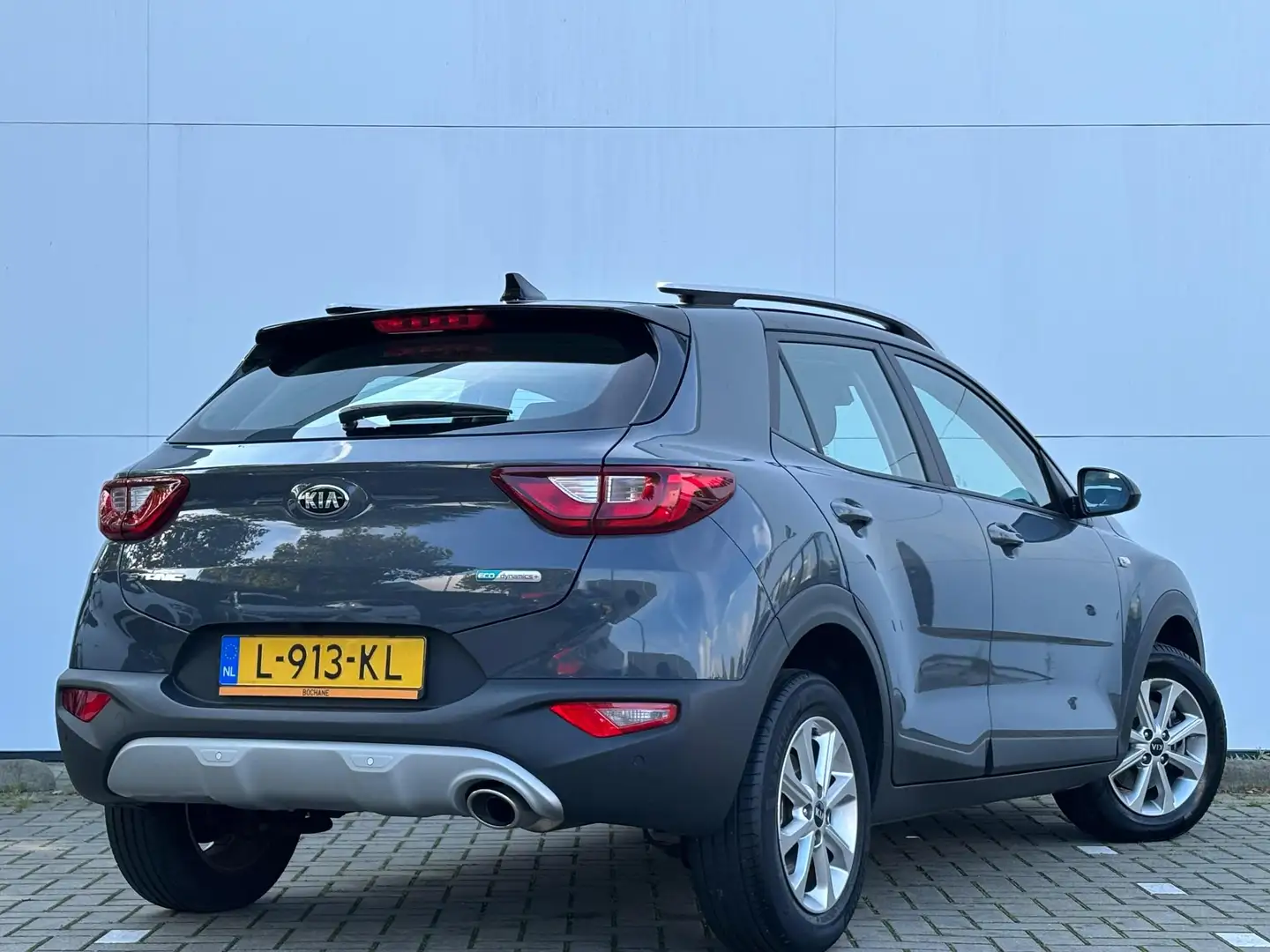 Kia Stonic 1.0 T-GDi MHEV DynamicLine | Navigatie | Camera | Gris - 2