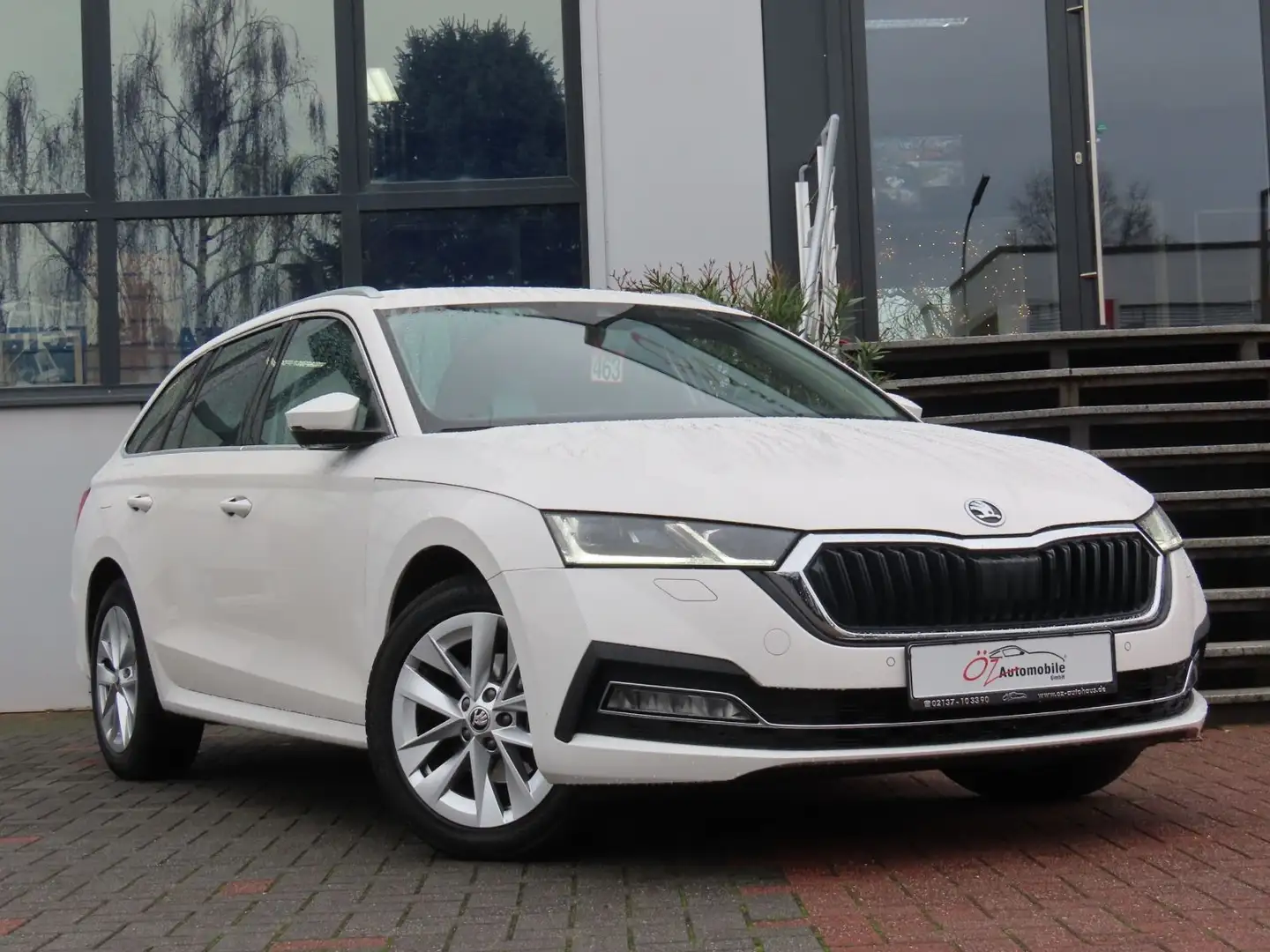 Skoda Octavia Combi Autom. Sitzheizung Klimaauto. Blanc - 1