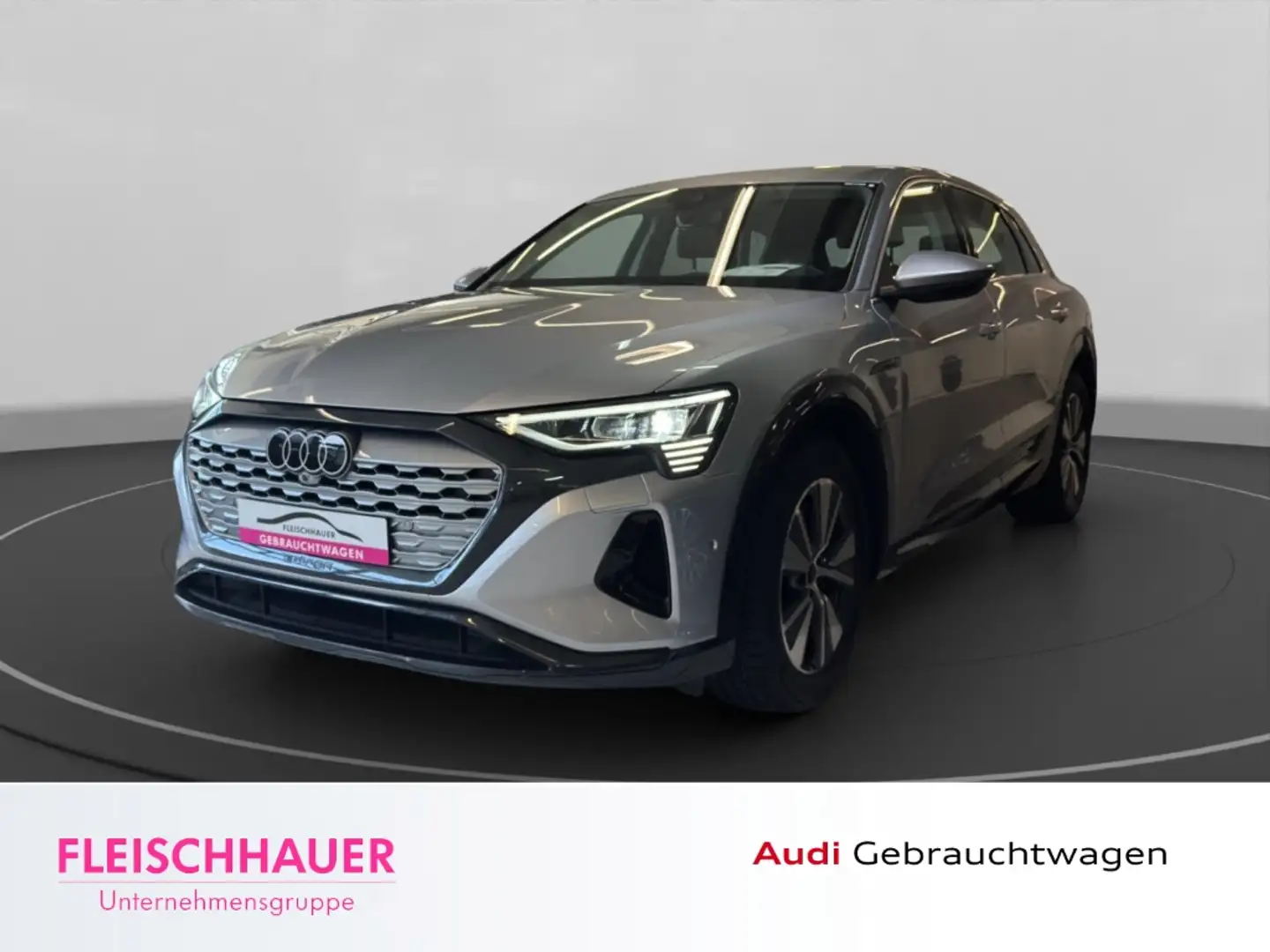 Audi Q8 e-tron 55 quattro advanced Matrix+HUD+20''+B&O+Navi Silber - 1