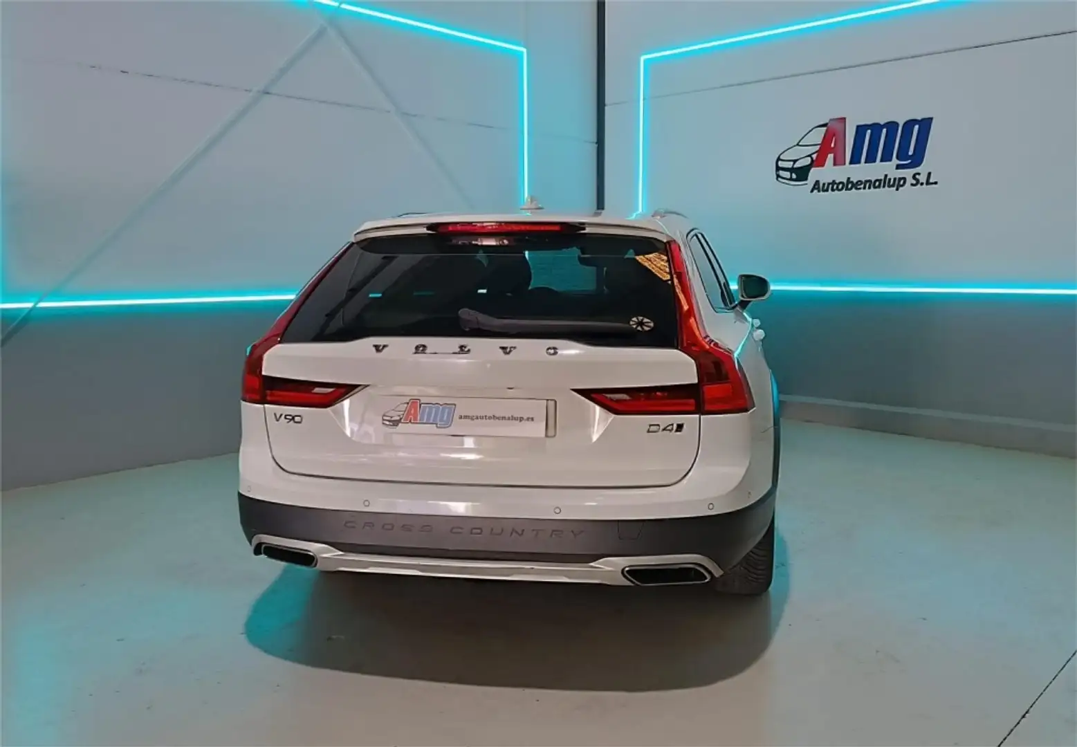 Volvo V90 Cross Country D4 Pro AWD Aut. Blanco - 2