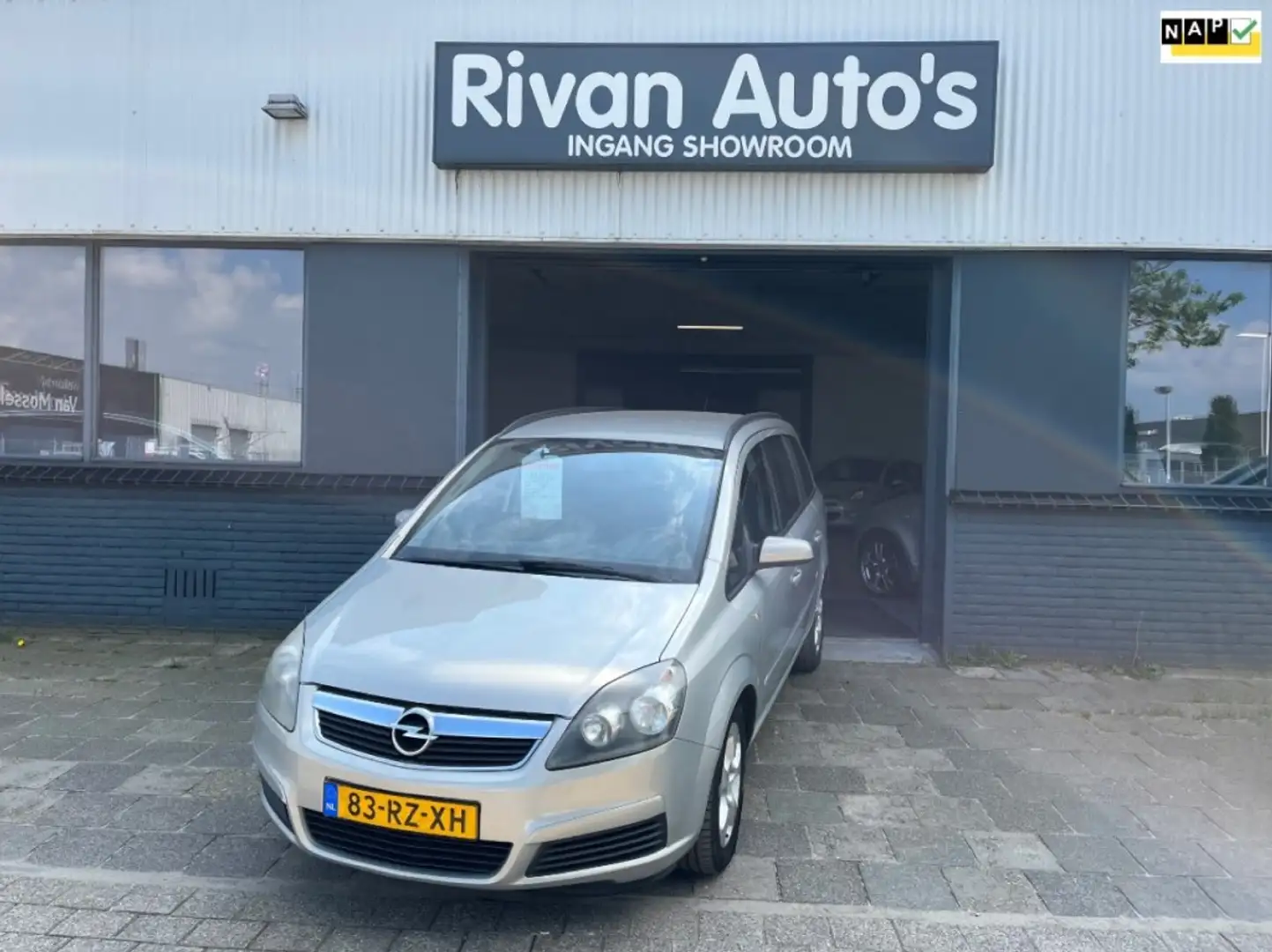 Opel Zafira 1.8 ENJOY Grijs - 1