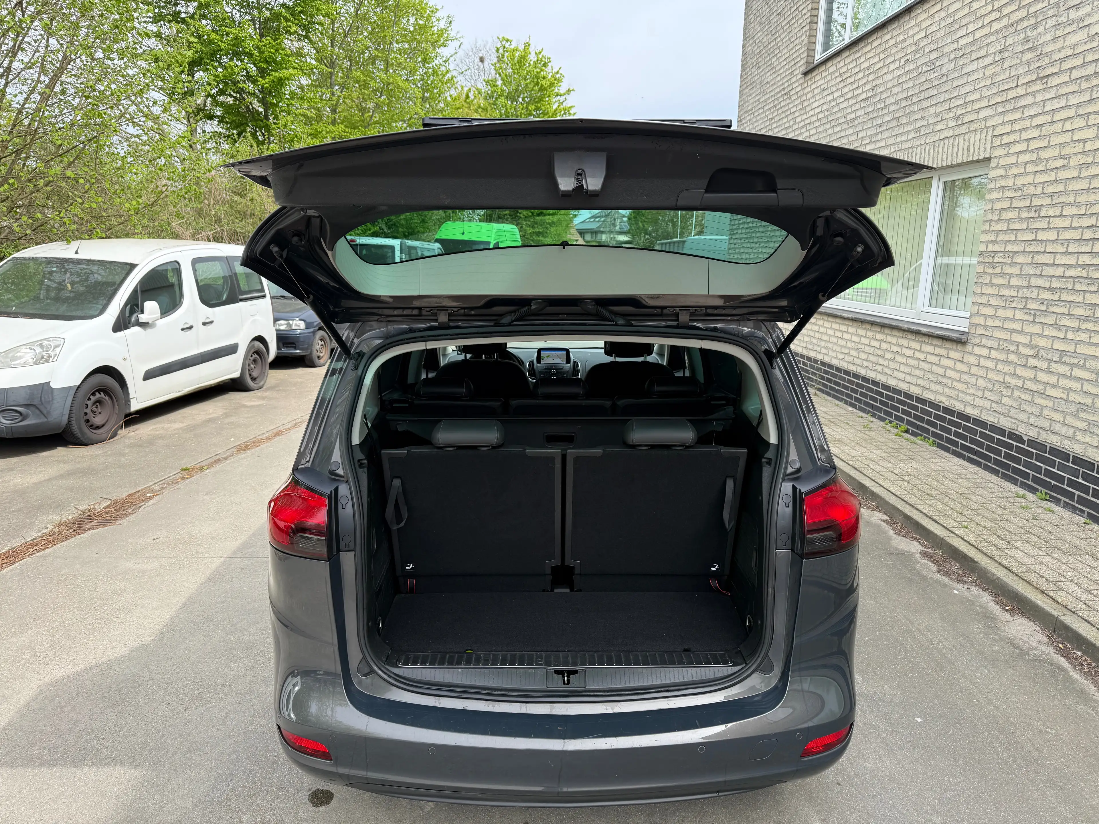 Opel Zafira Tourer Zafira 1.4 Turbo Edition — photo 8