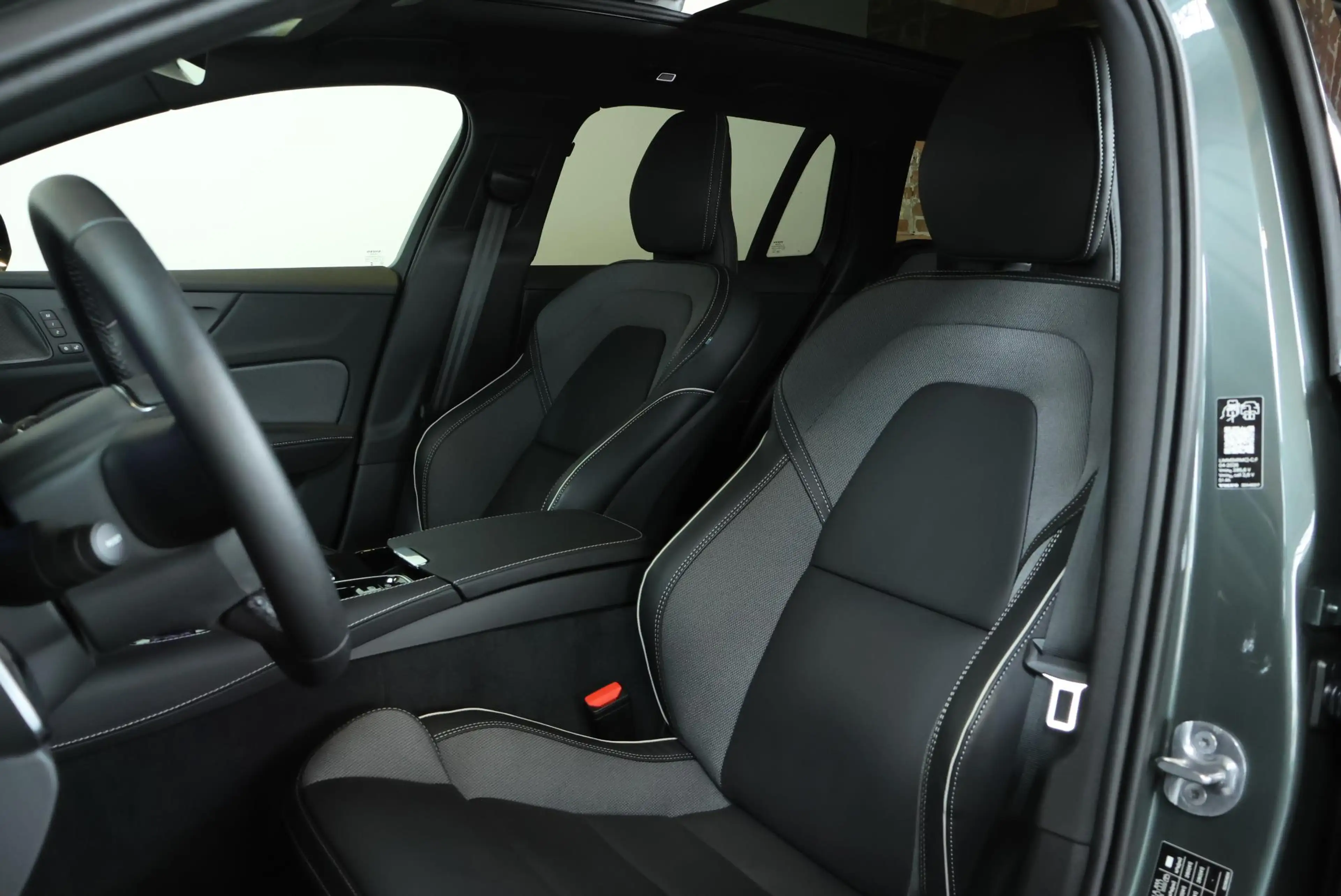 Volvo V60 T8 Plug-in hybrid AWD Plus Dark | Panoramadak | Tr — photo 10