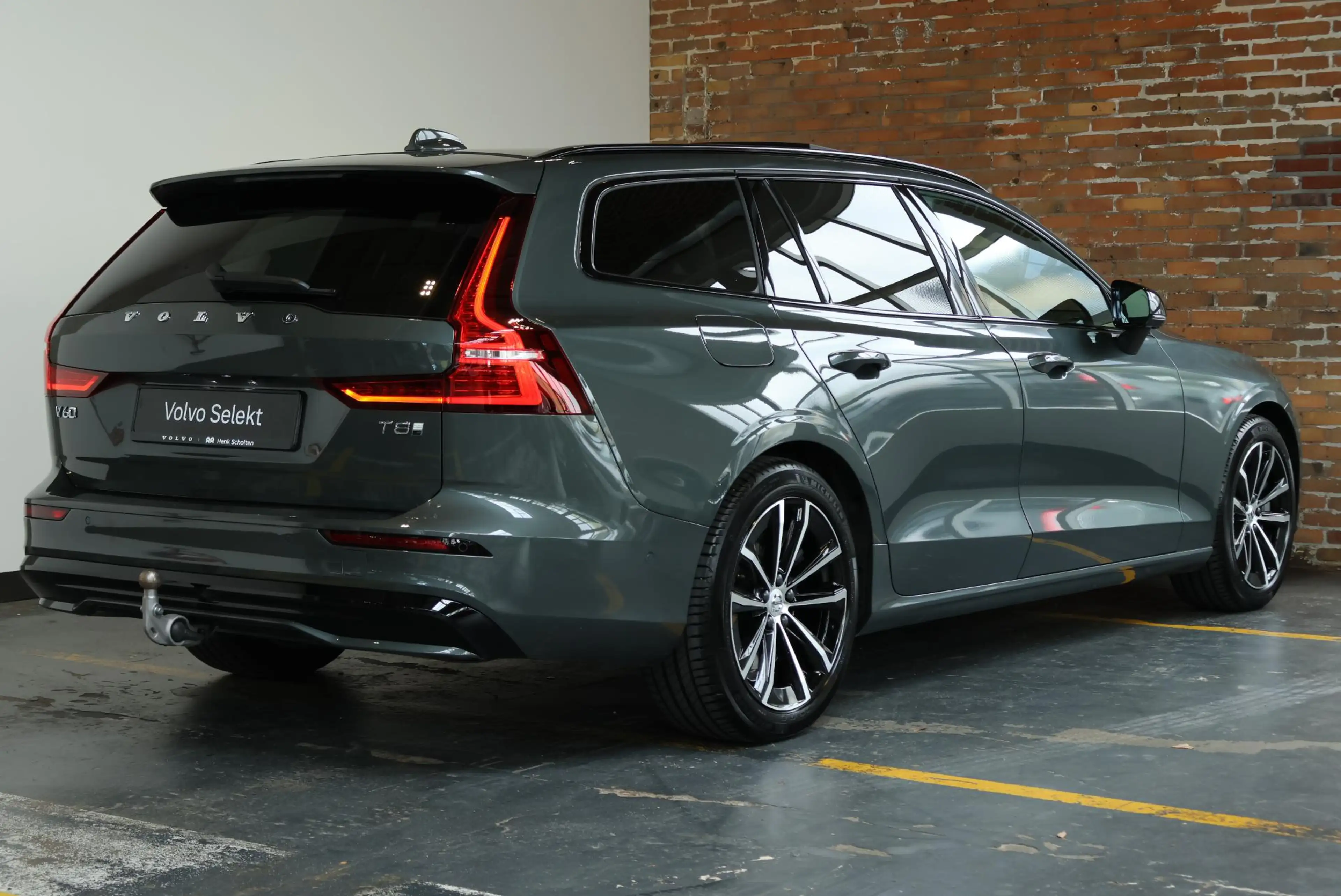 Volvo V60 T8 Plug-in hybrid AWD Plus Dark | Panoramadak | Tr — photo 3