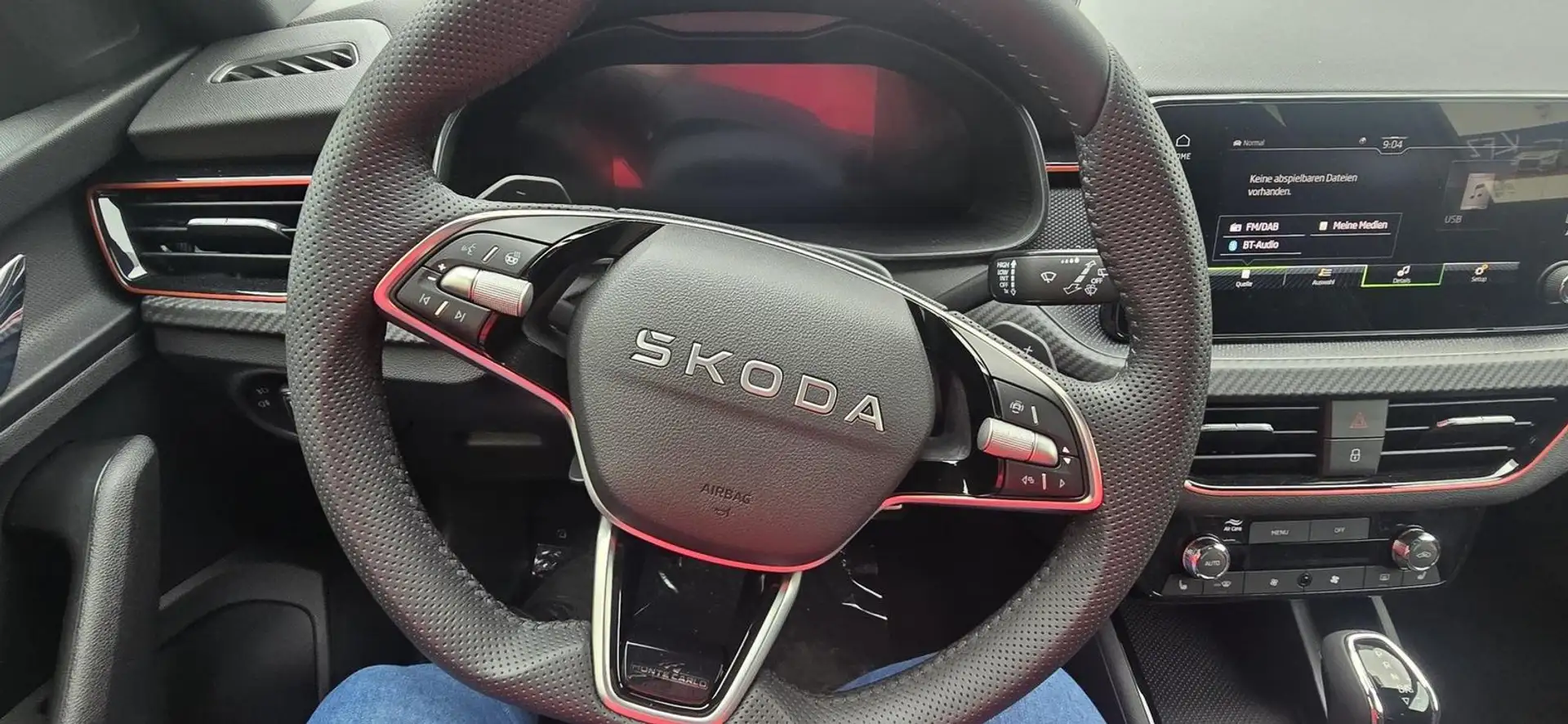 Skoda Kamiq Monte Carlo (Monte Carlo Modelljahr 2026) Grau - 2