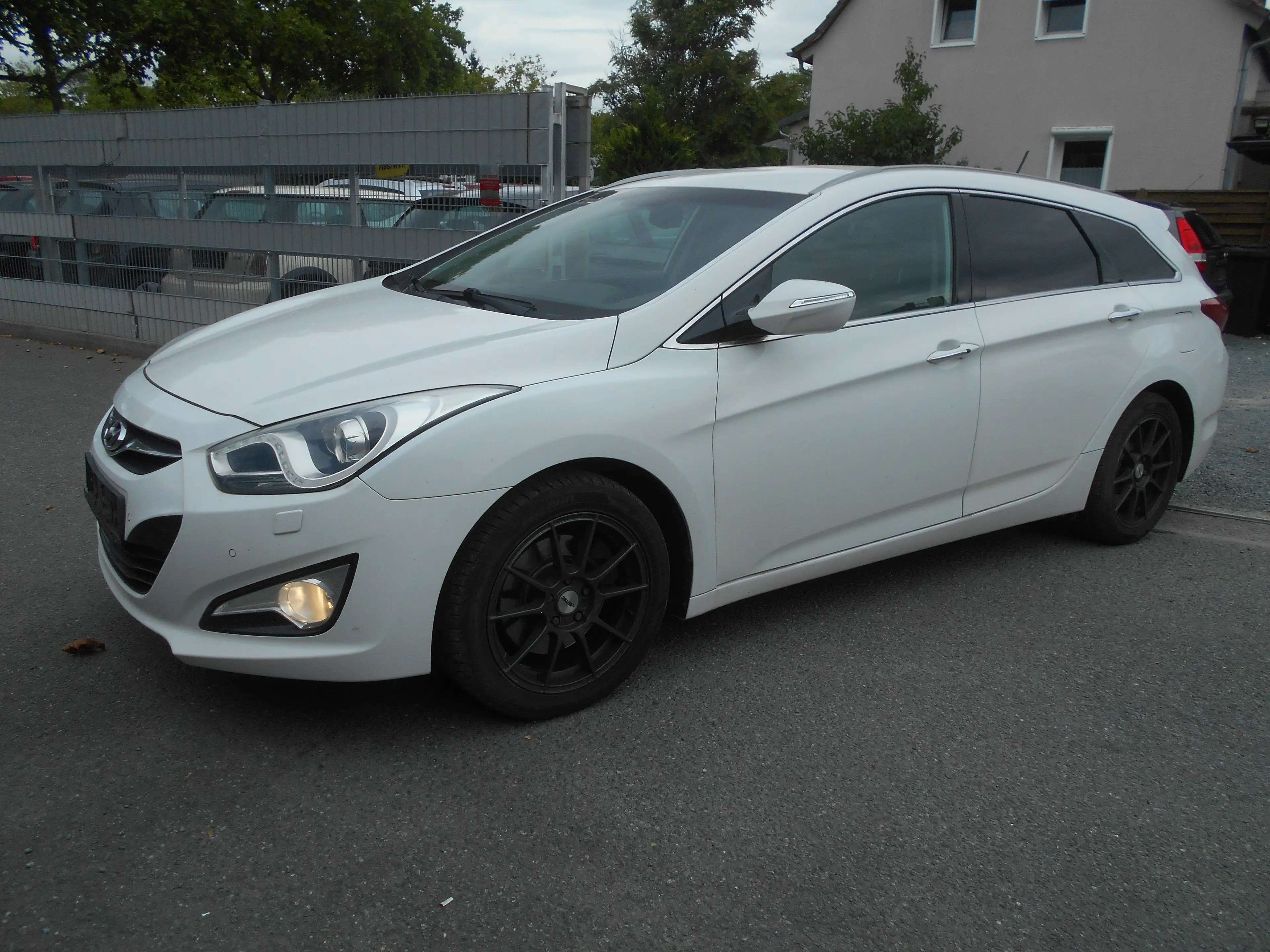 Hyundai i40 5 Star Edition/KLIMA/NAVI/EURO 5 — photo 3