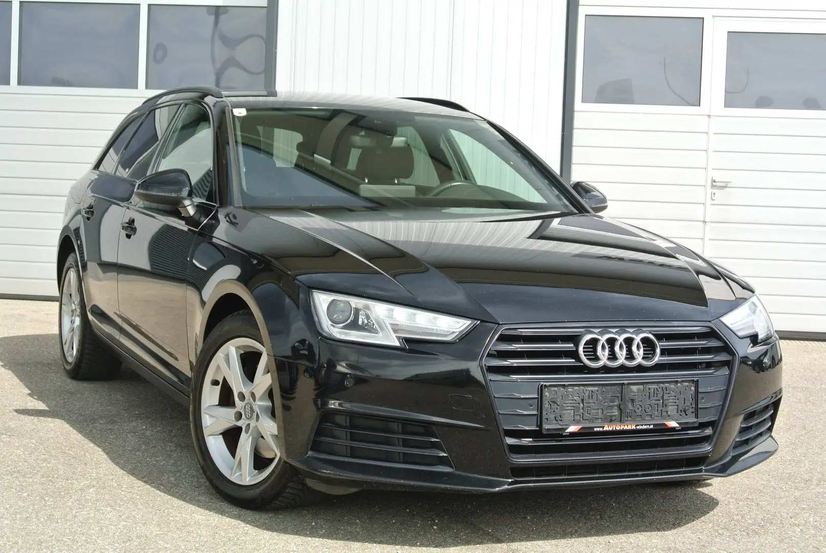 Audi A4 Avant 2.0 TDI  S-tronc * Sport* virtual Cockpit ` Noir - 1
