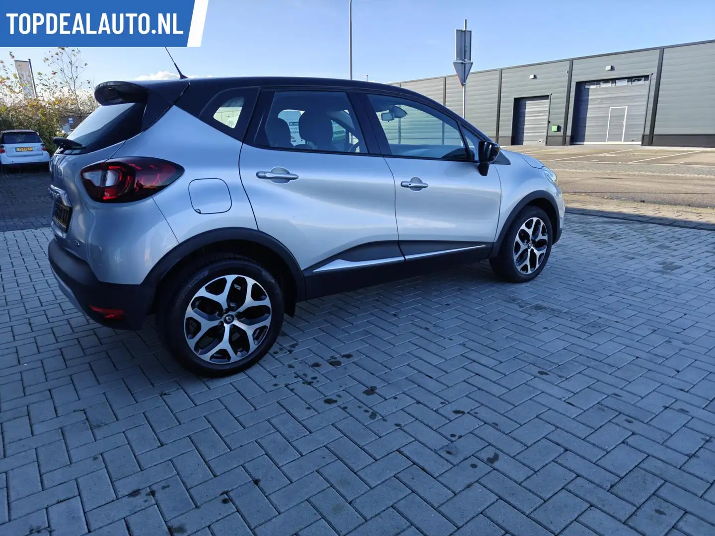 Renault Captur 1.2 TCe Intens Automaat/Led/Navi/Cruise Gris - 2