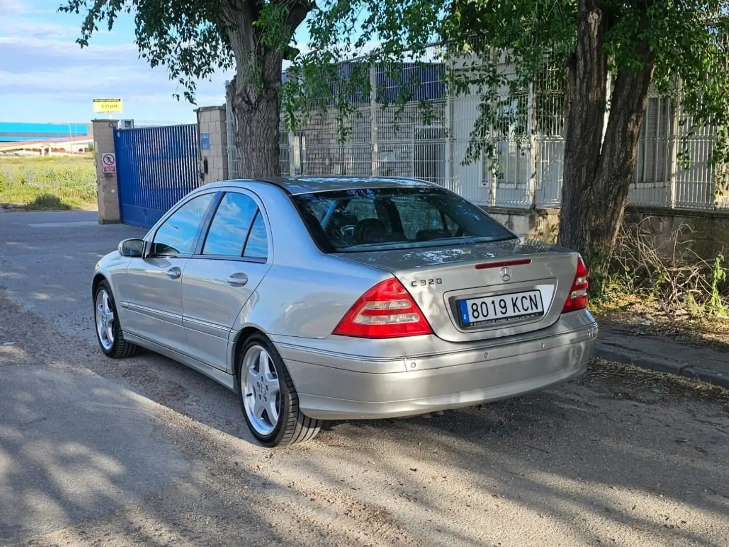 Mercedes-Benz C 320 Avantgarde Plateado - 2