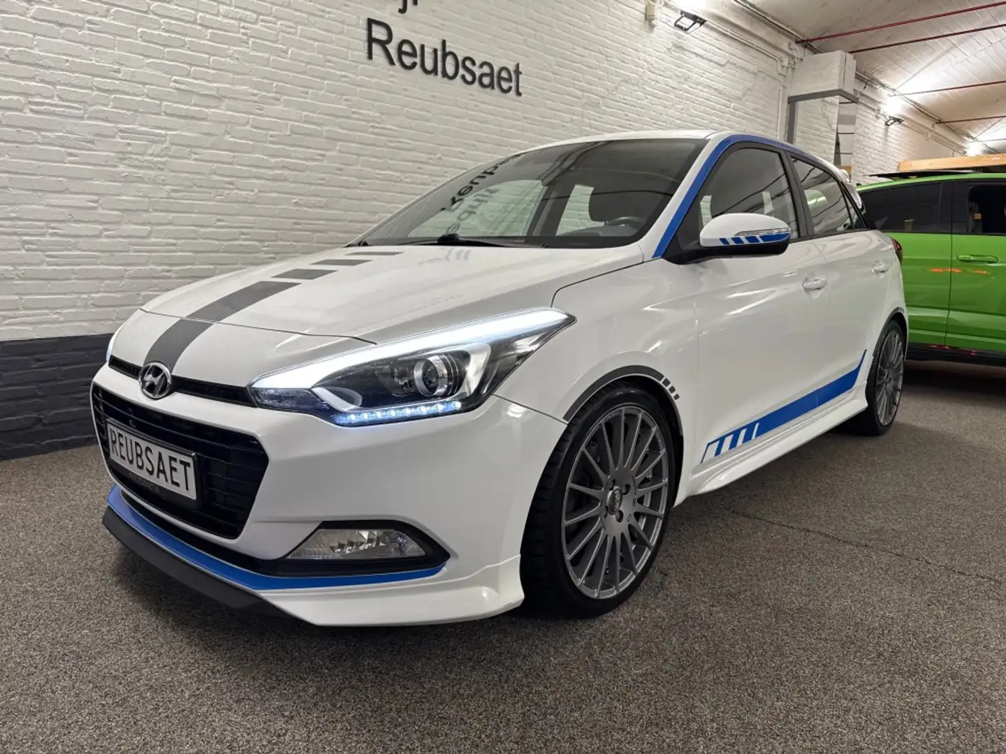 Hyundai i20 1.0 T-GDI Sport 120Pk Airco Cruise Stoelverw, Came Wit - 2