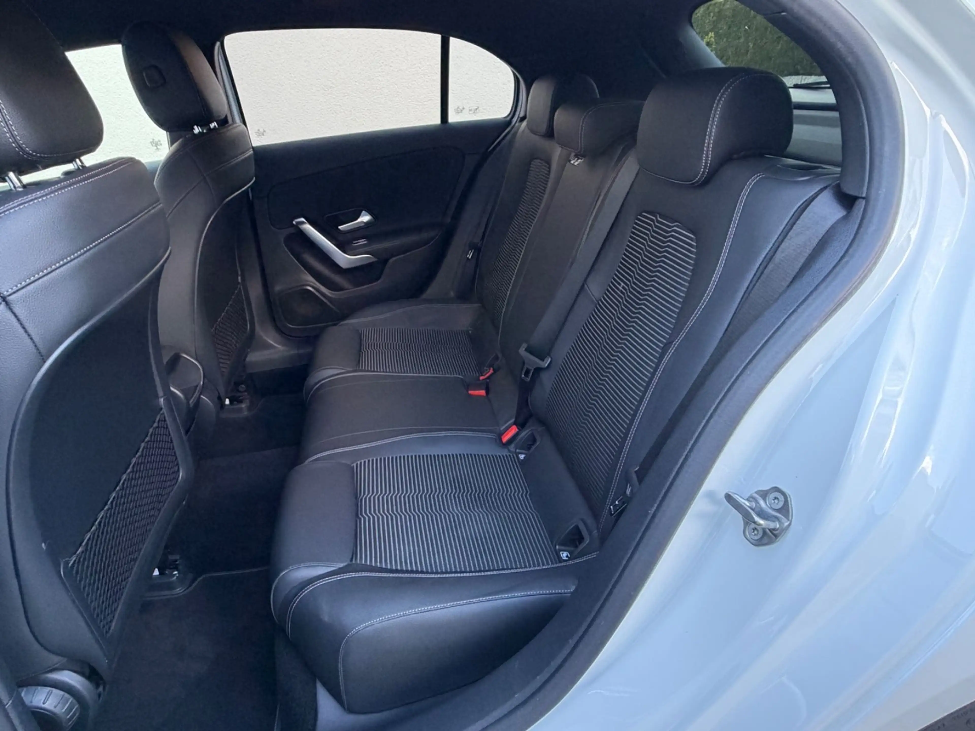 Mercedes-Benz A 200 °AMG 19"°64Tkm°Night-Paket°MBUX°Navi°LED° — photo 15