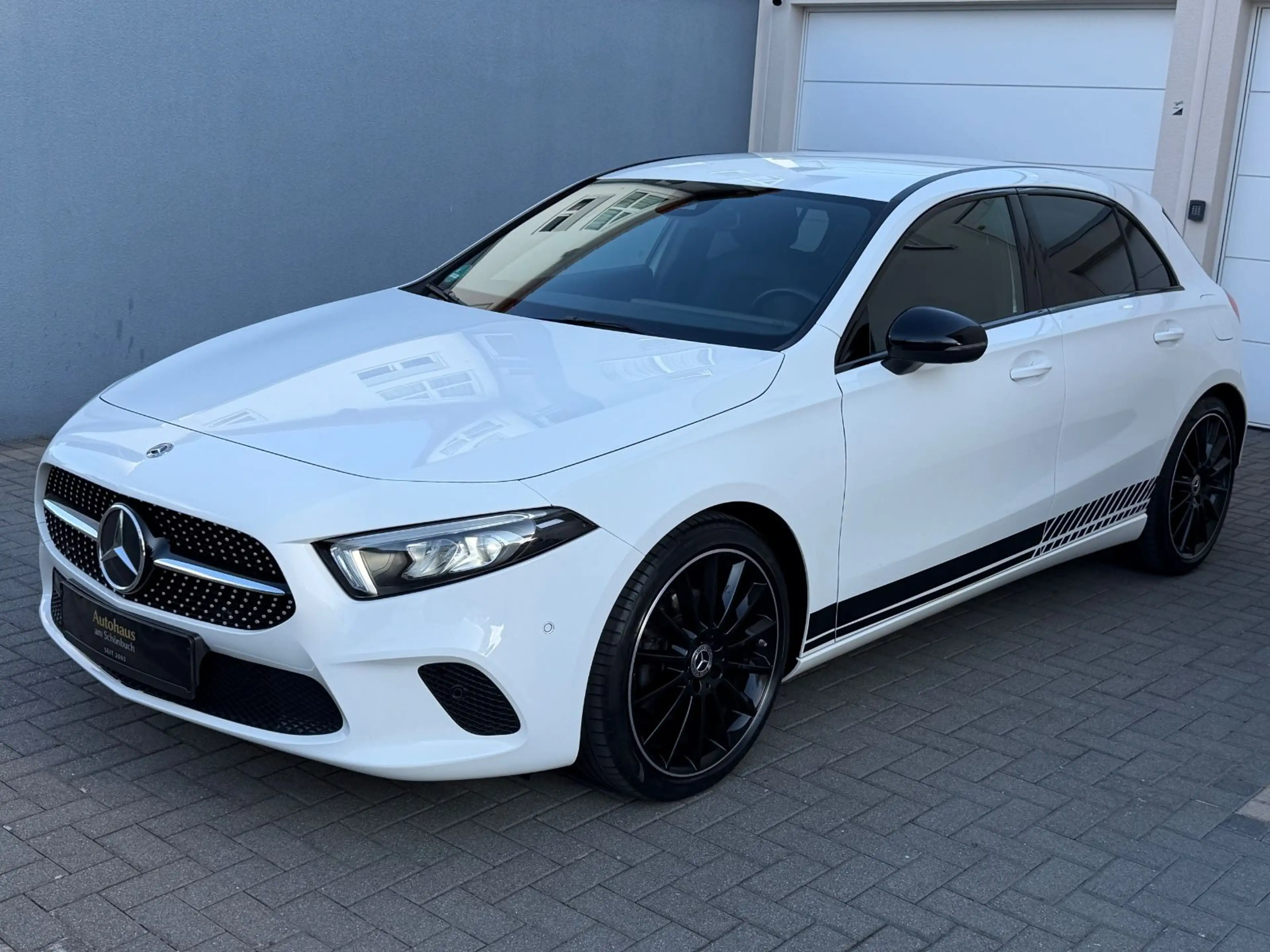 Mercedes-Benz A 200 °AMG 19"°64Tkm°Night-Paket°MBUX°Navi°LED°