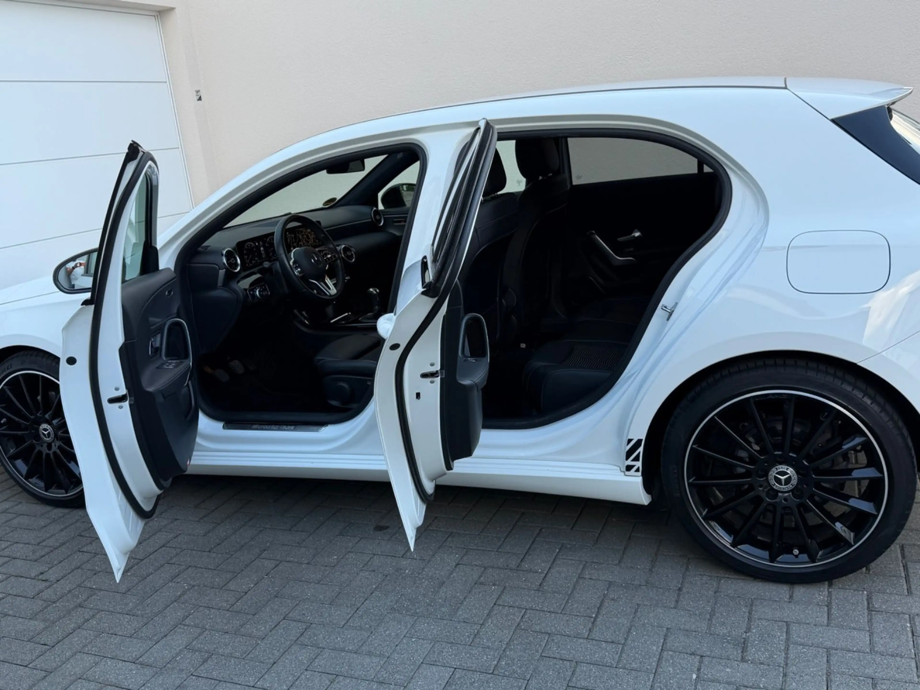 Mercedes-Benz A 200 °AMG 19"°64Tkm°Night-Paket°MBUX°Navi°LED° — photo 8
