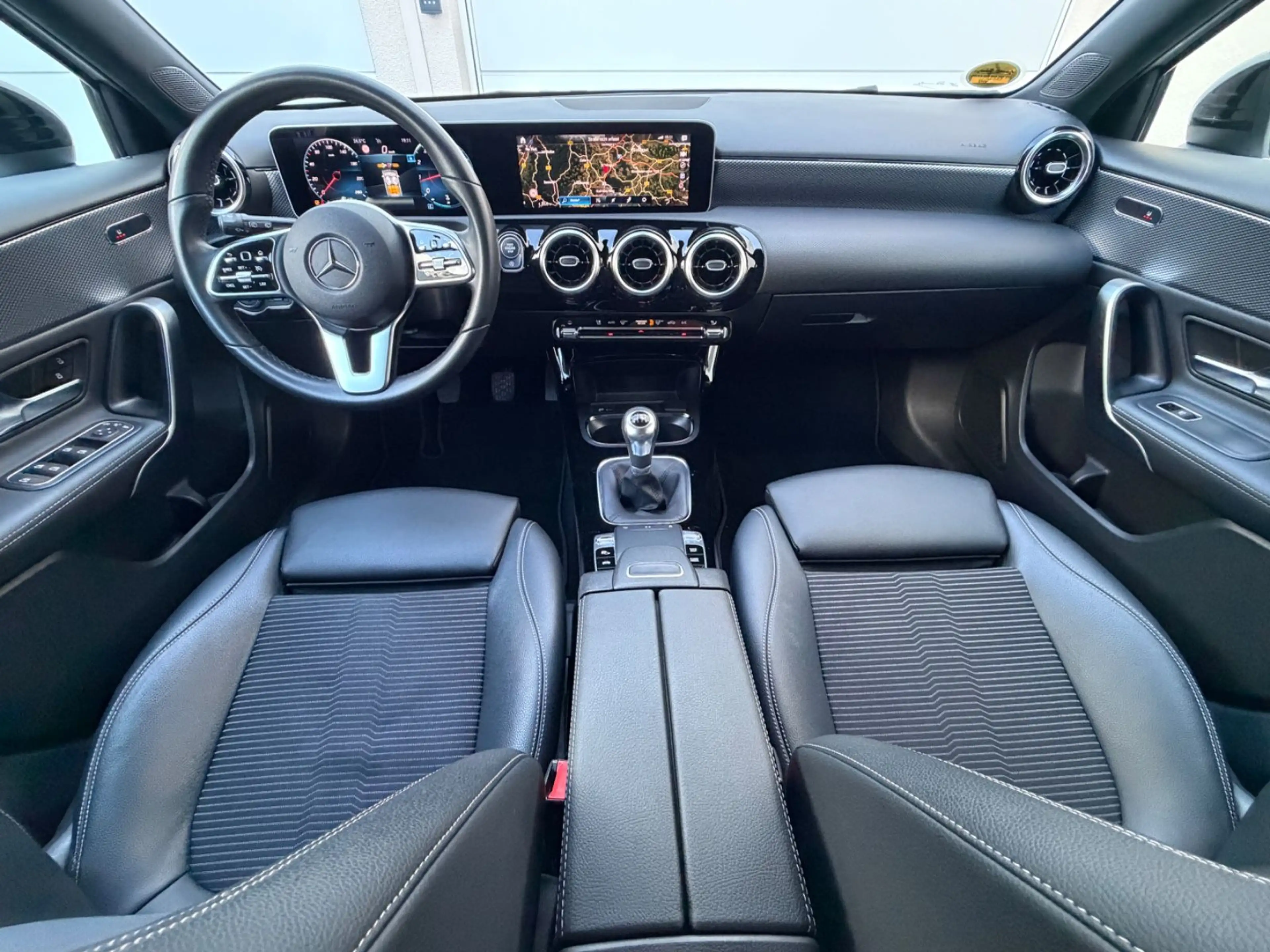 Mercedes-Benz A 200 °AMG 19"°64Tkm°Night-Paket°MBUX°Navi°LED° — photo 10