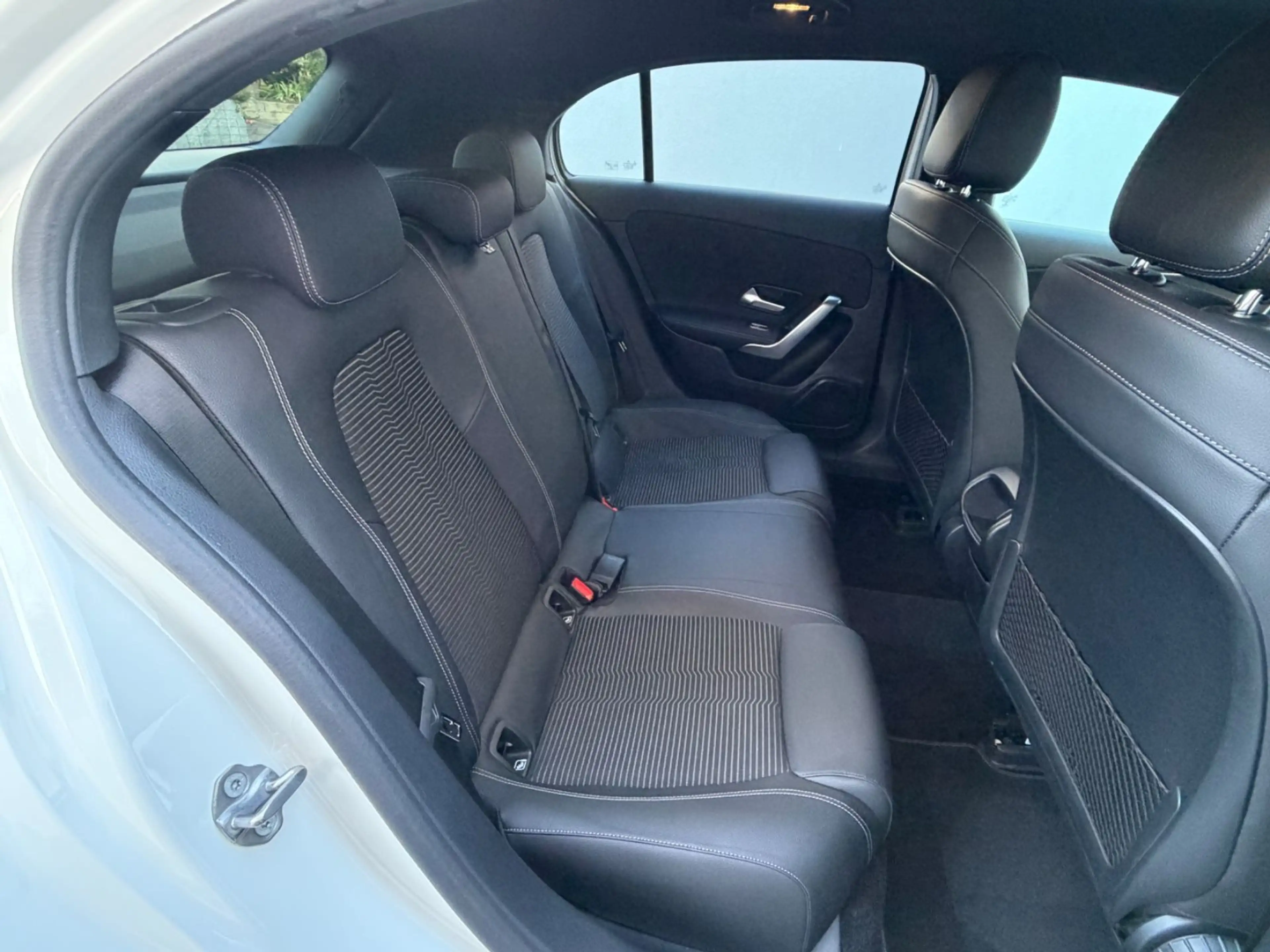 Mercedes-Benz A 200 °AMG 19"°64Tkm°Night-Paket°MBUX°Navi°LED° — photo 13