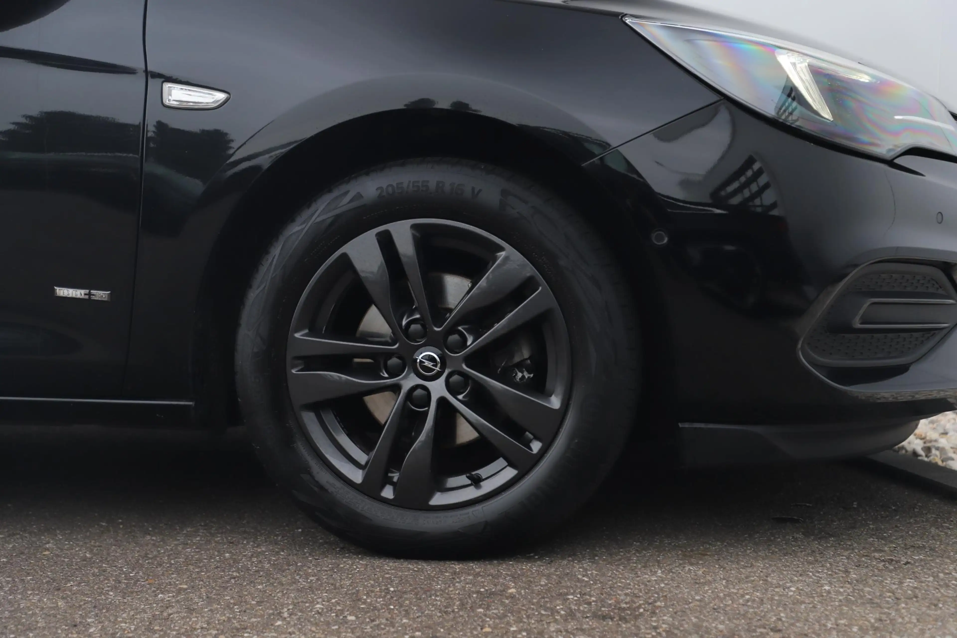 Opel Astra Sports Tourer 1.2 Design & Tech LMV Navigatie Acht — photo 5