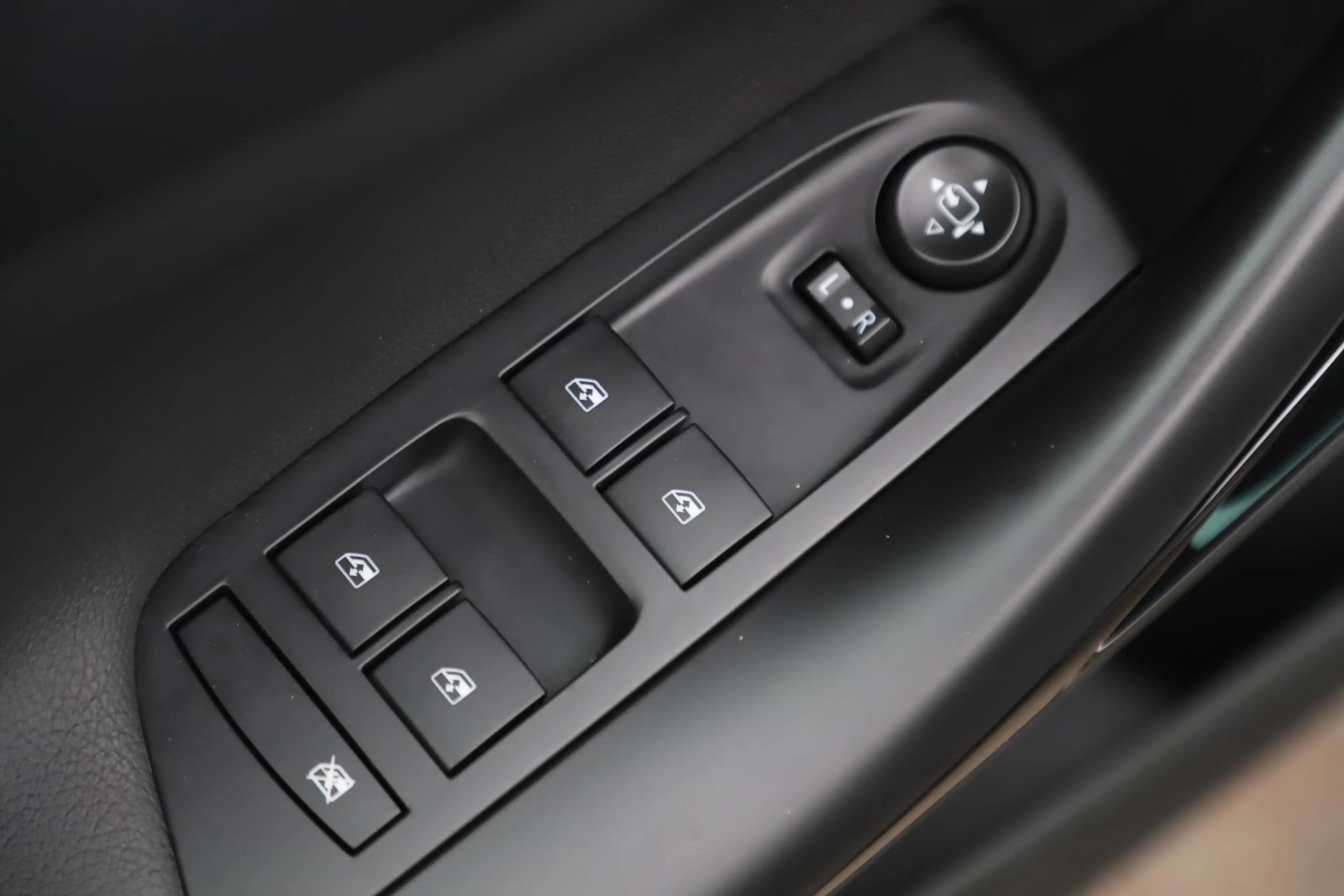 Opel Astra Sports Tourer 1.2 Design & Tech LMV Navigatie Acht — photo 11