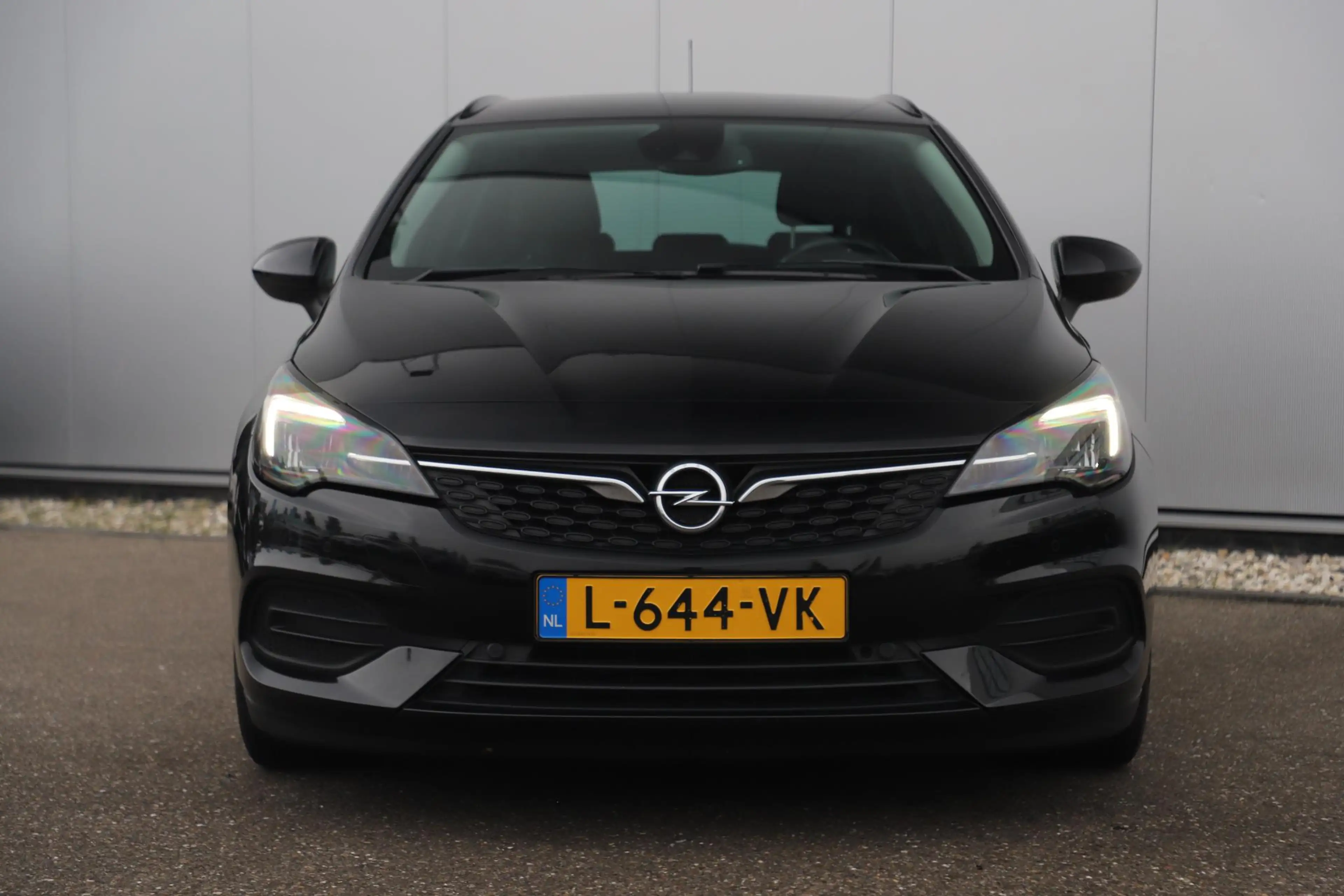 Opel Astra Sports Tourer 1.2 Design & Tech LMV Navigatie Acht — photo 2