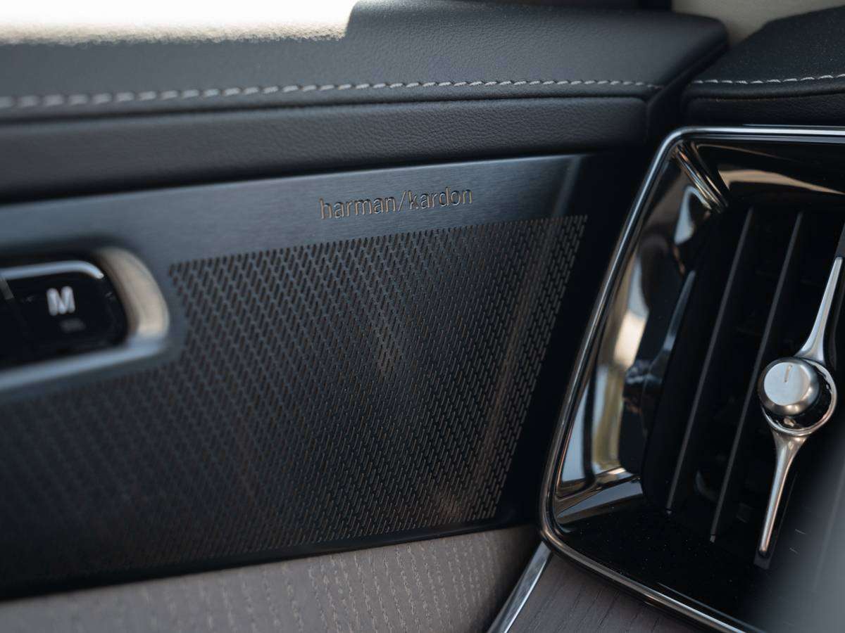 2026 Volvo XC90 T8 ULTRA DARK THEME thumb 10