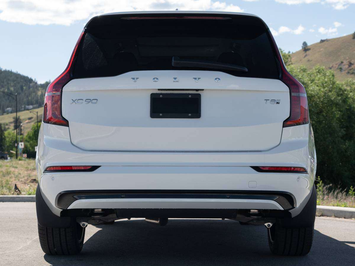 2026 Volvo XC90 T8 ULTRA DARK THEME thumb 6