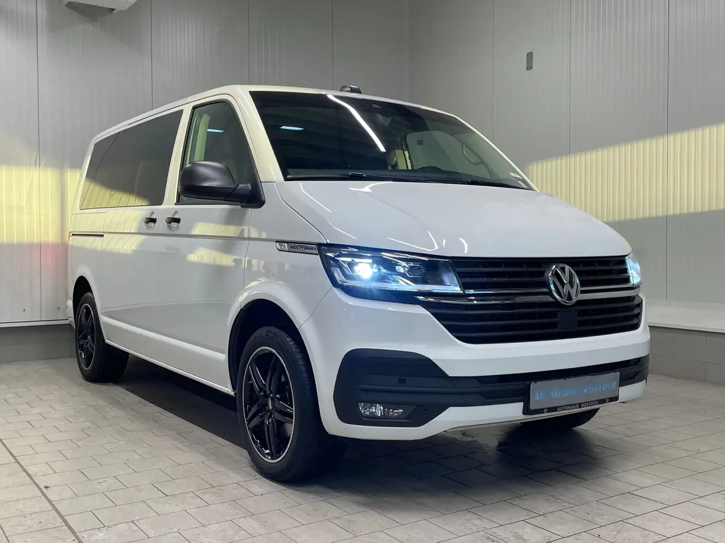 Volkswagen T6.1 Multivan Trendline 2.0 TDI DSG SHZ PDC RFK Weiß - 2