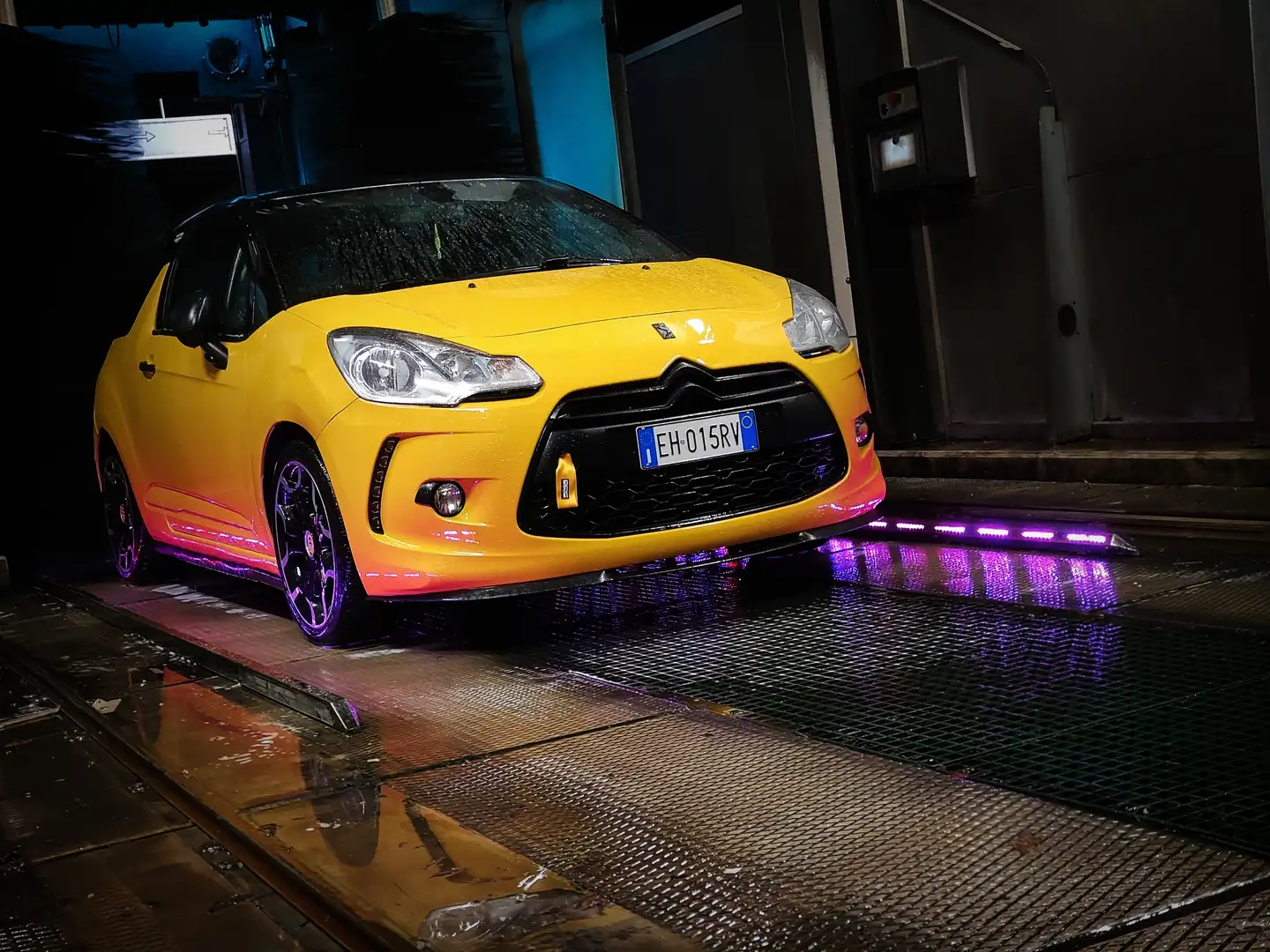 Citroen DS3 1.6 vti So Chic 120cv - 2