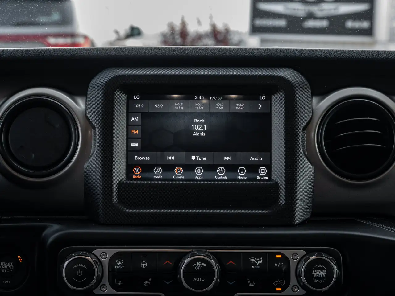 Jeep Wrangler снимка Jeep Wrangler