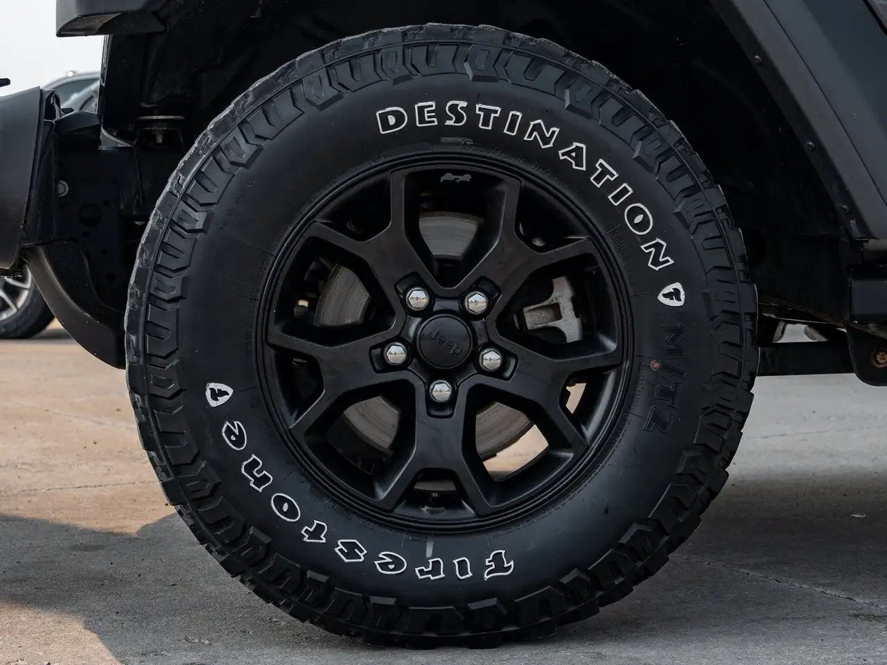 Jeep Wrangler снимка Jeep Wrangler