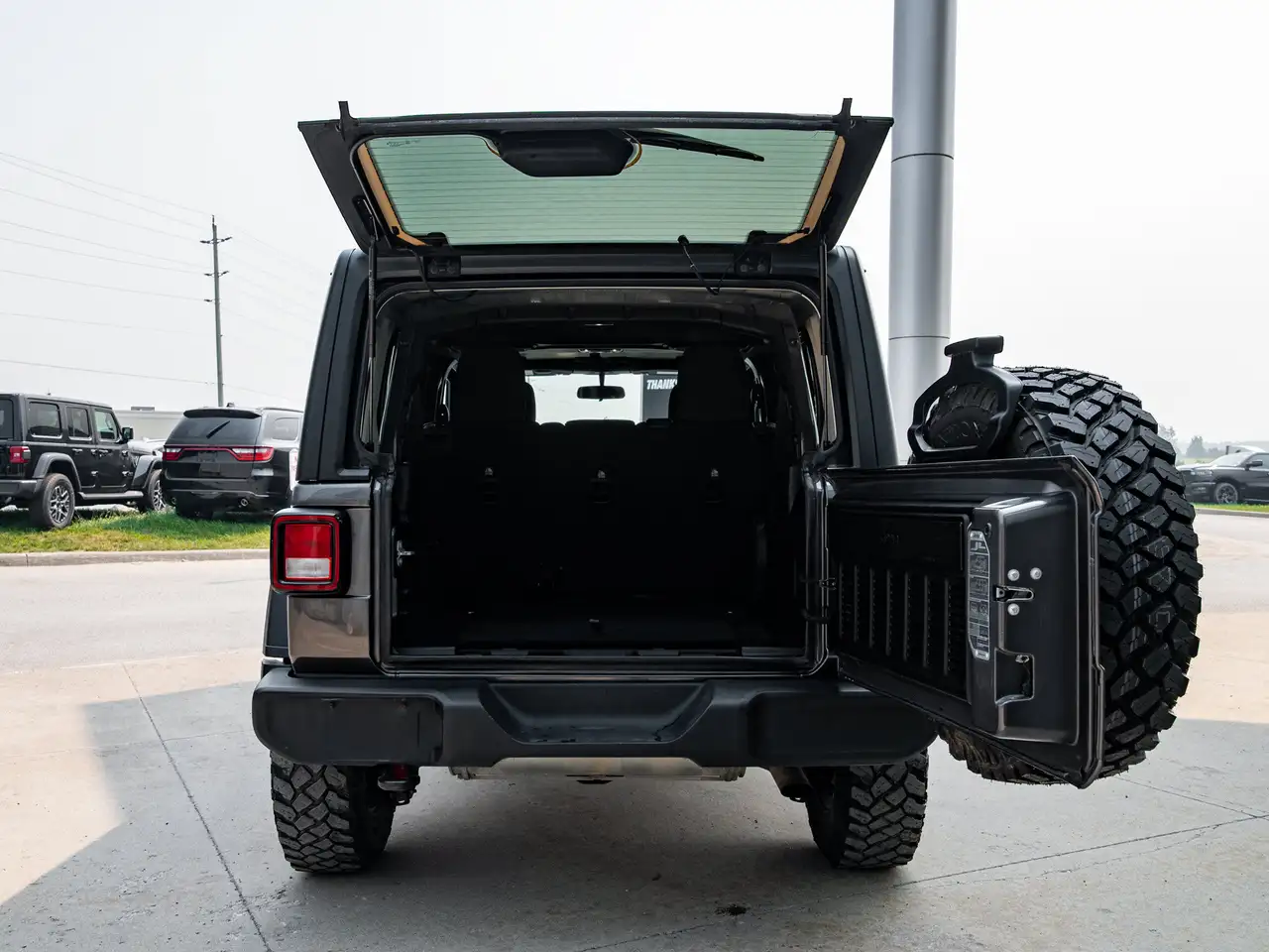 Jeep Wrangler снимка Jeep Wrangler