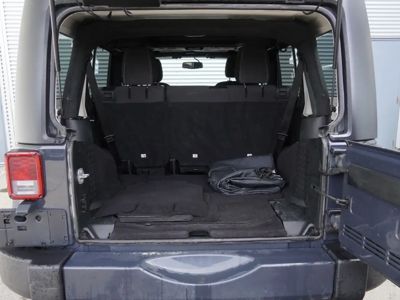 Jeep Wrangler снимка Jeep Wrangler