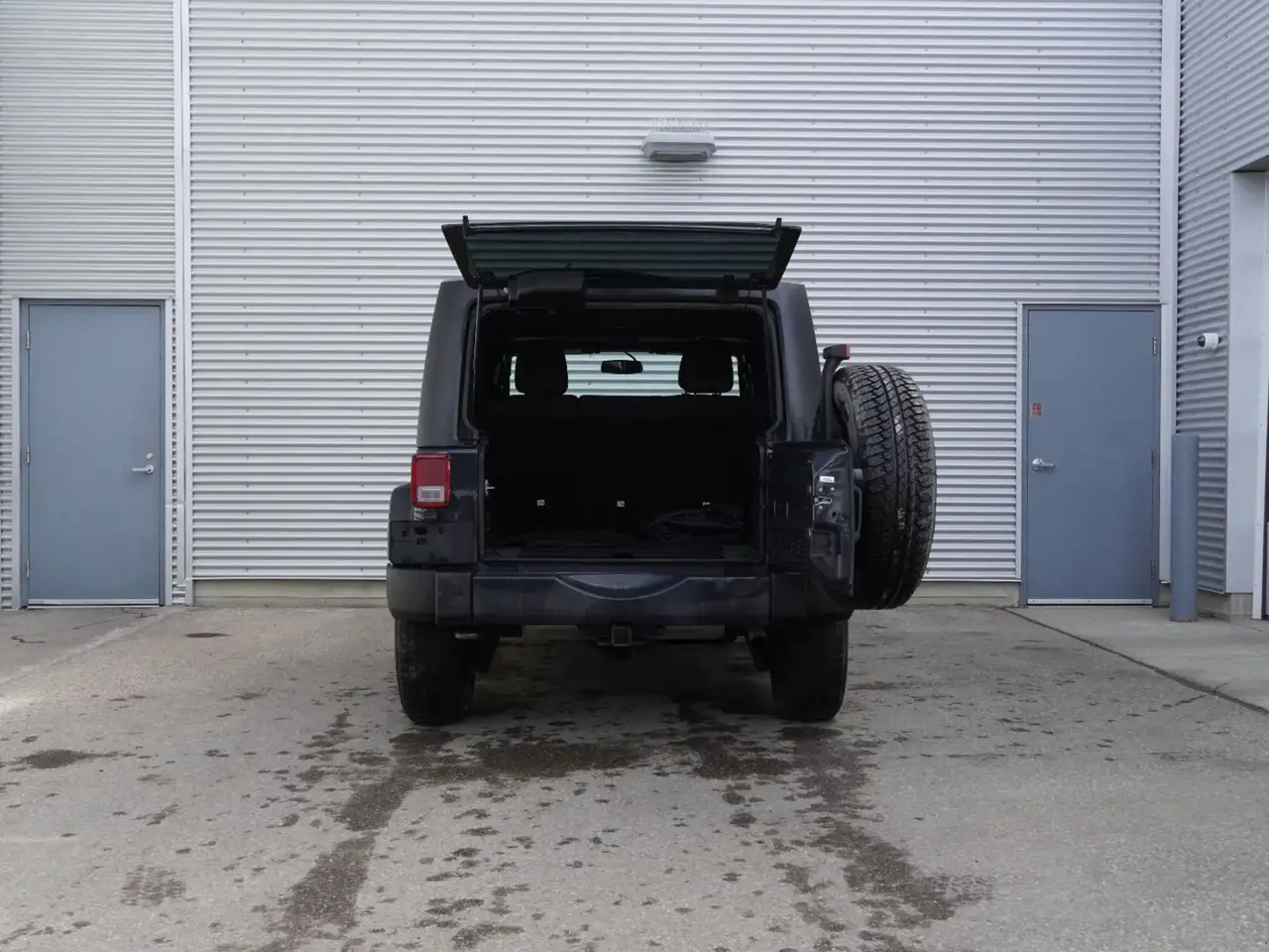 Jeep Wrangler снимка Jeep Wrangler