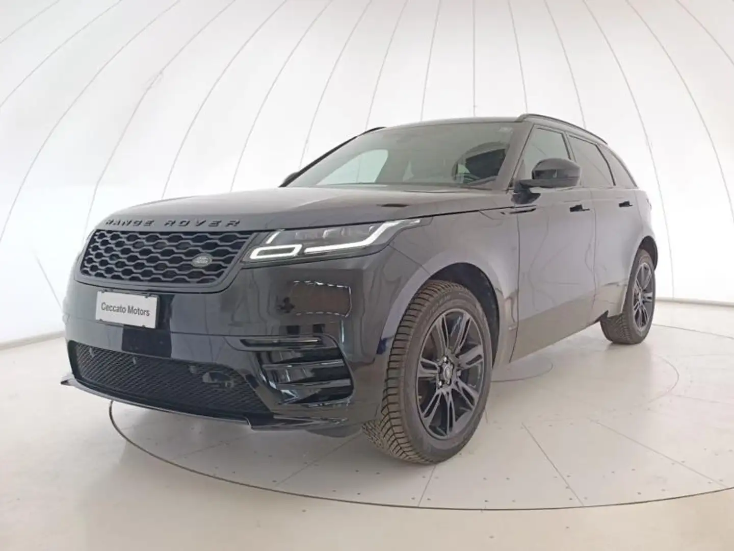 Land Rover Range Rover Velar 2.0d i4 R-Dynamic SE 240cv auto my19 Černá - 1
