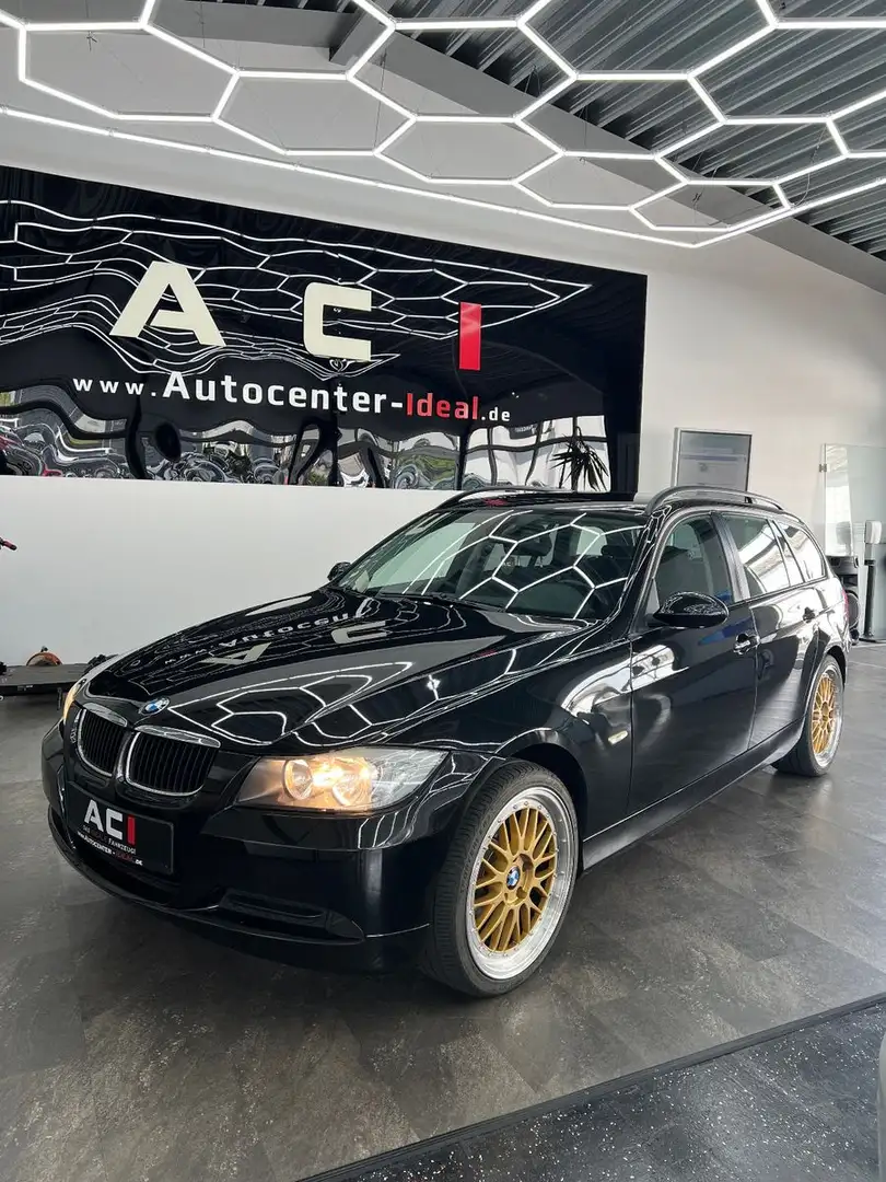 BMW 318 Baureihe 3 Touring 318i Schwarz - 1