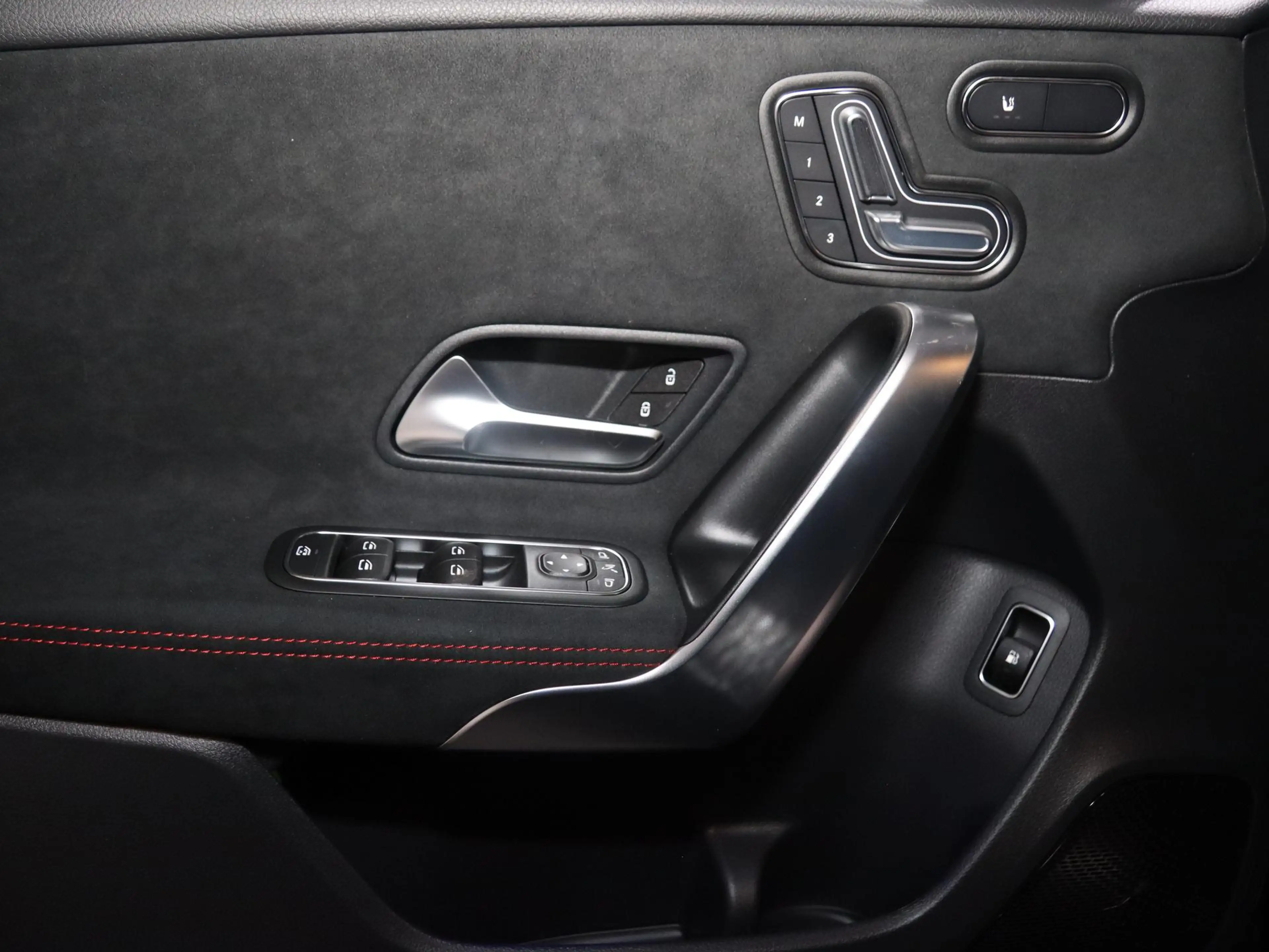 Mercedes-Benz A 250 250e Business Solution AMG | Panoramaschuifdak | H — photo 13