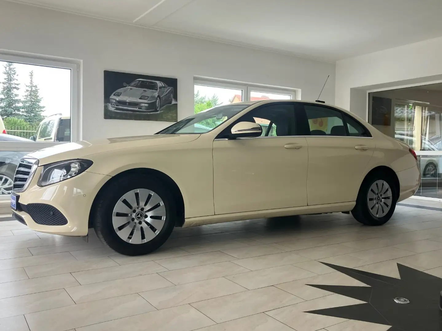 Mercedes-Benz E 200 d Lim. TAXI 9G Park Assistent Beige - 2