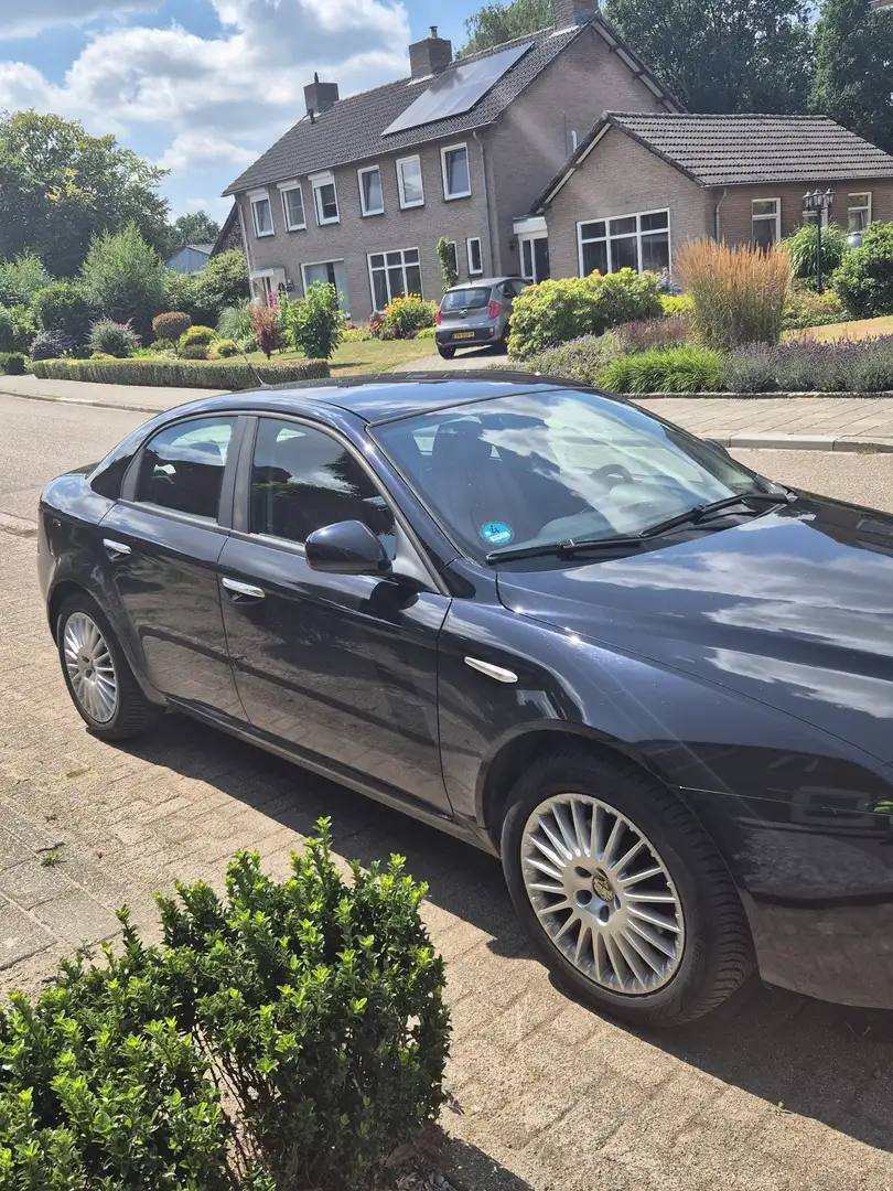 Alfa Romeo 159 1.9 JTS Distinctive Black - 2