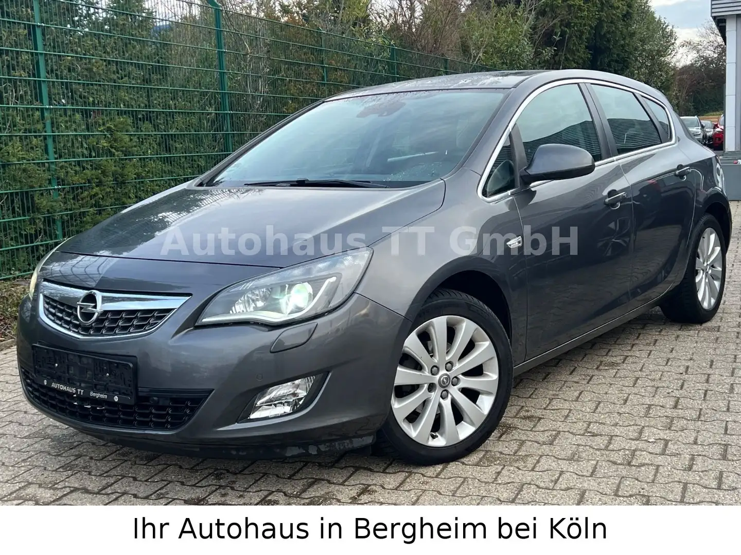 Opel Astra 1.6 Sport°Teilleder°Xenon°PDC°2.Hand° Grijs - 1